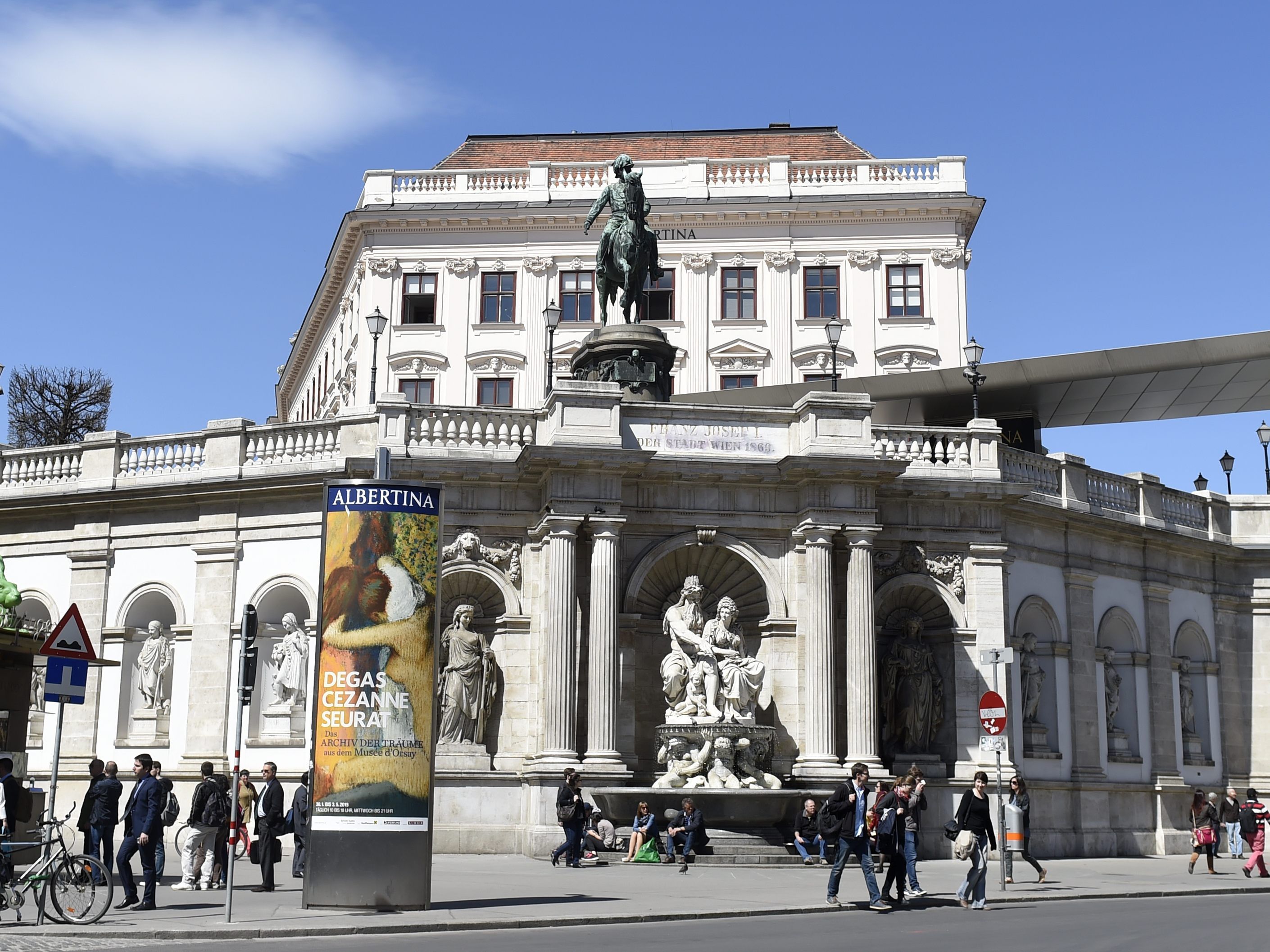 Die Albertina reagiert auf die neuen Corona-Einschränkungen. Die Albertina reagiert auf die neuen Corona-Einschränkungen.