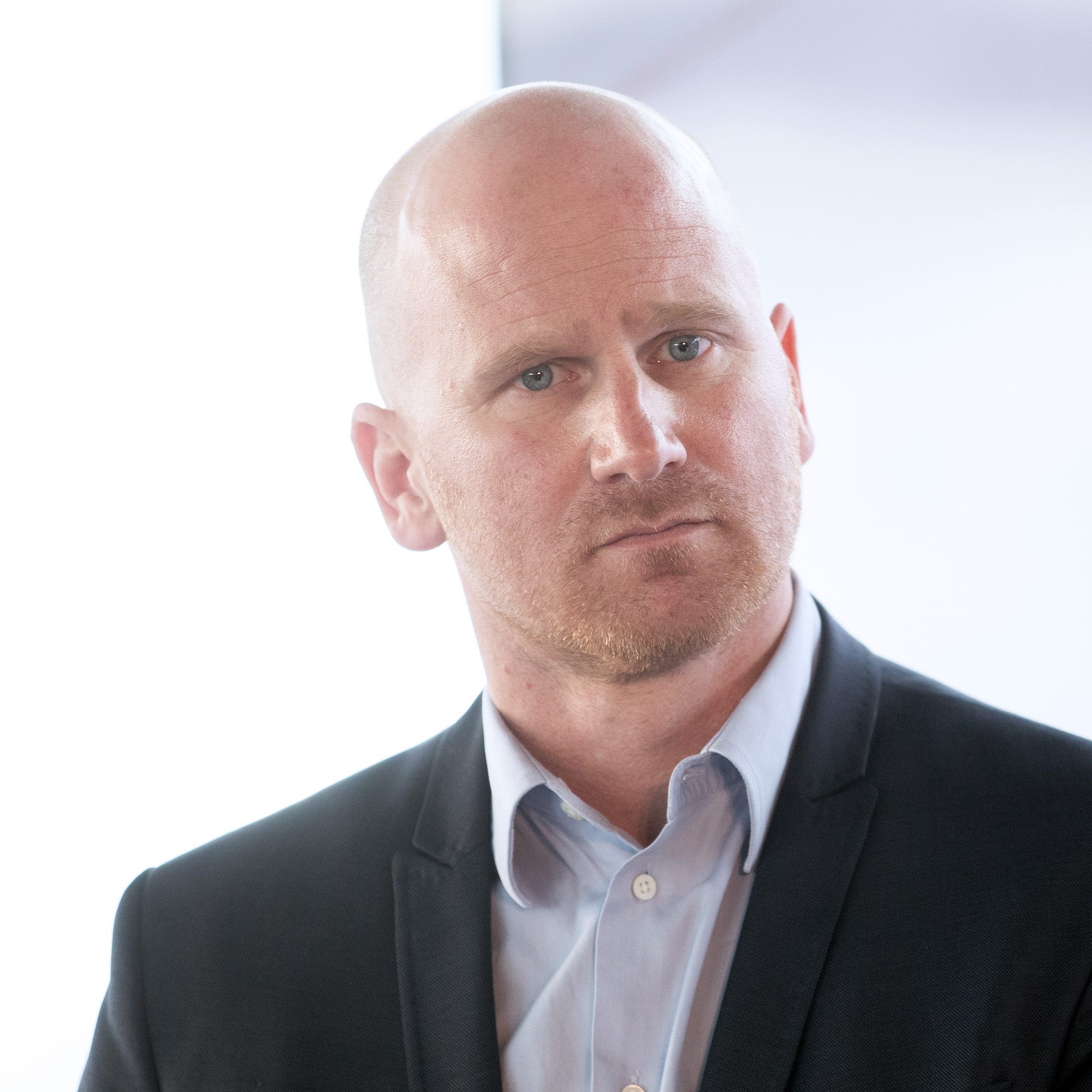 Fußball-Bundesliga-Vorstand Christian Ebenbauer äußert Besorgnis über die Coronavirus-Maßnahmen.