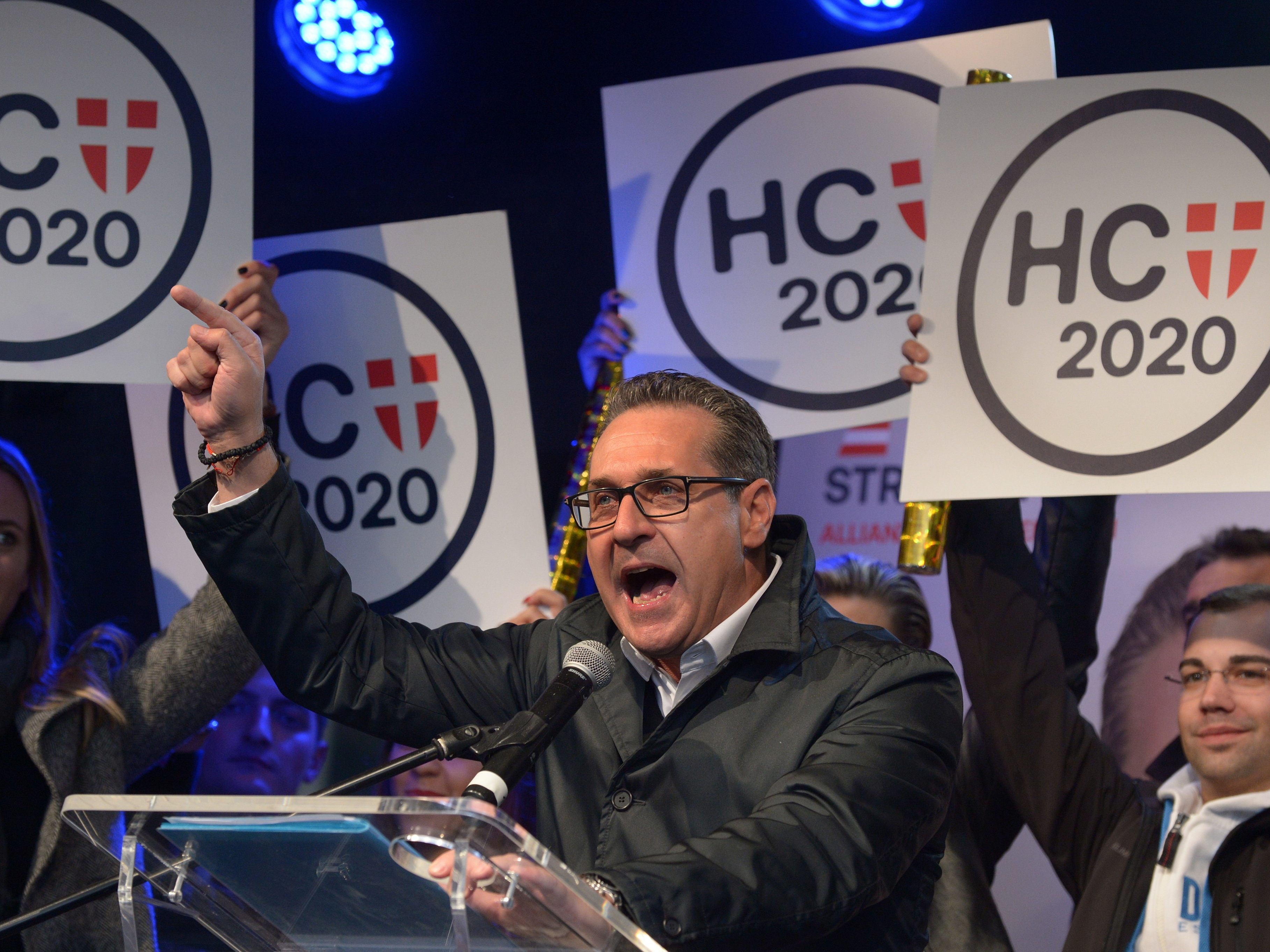HC Strache teilte zum Walhkampf-Finale noch einmal ordentlich gegen die Konkurrenz aus. HC Strache teilte zum Walhkampf-Finale noch einmal ordentlich gegen die Konkurrenz aus.