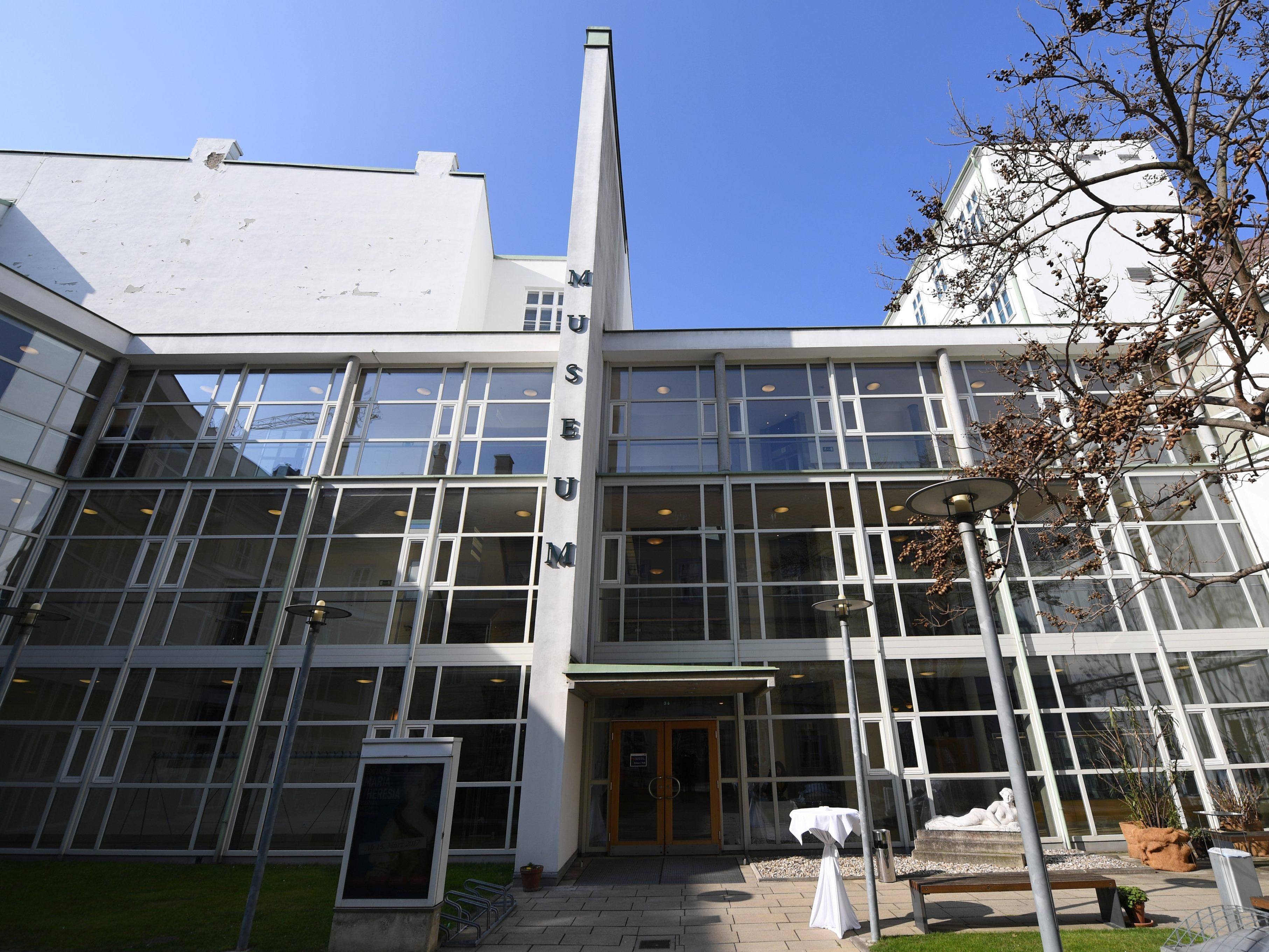 Das Möbelmuseum Wien zeigt, wie es zum Stil "Bauhaus" kam.