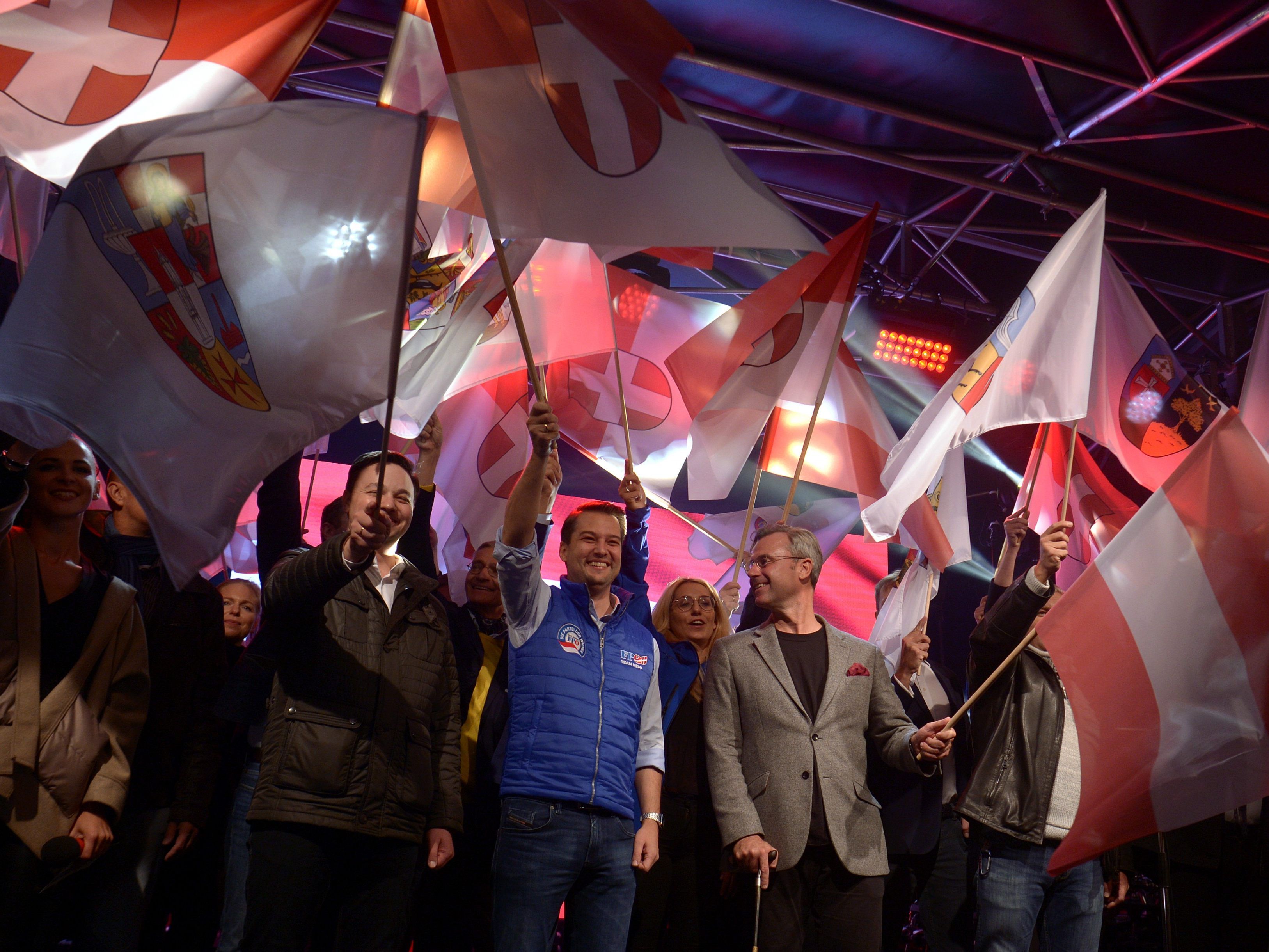 Die FPÖ schloss ihren Wahlkampf in Wien mit zahlreichen Anti-Ausländer-Reden ab. Die FPÖ schloss ihren Wahlkampf in Wien mit zahlreichen Anti-Ausländer-Reden ab.