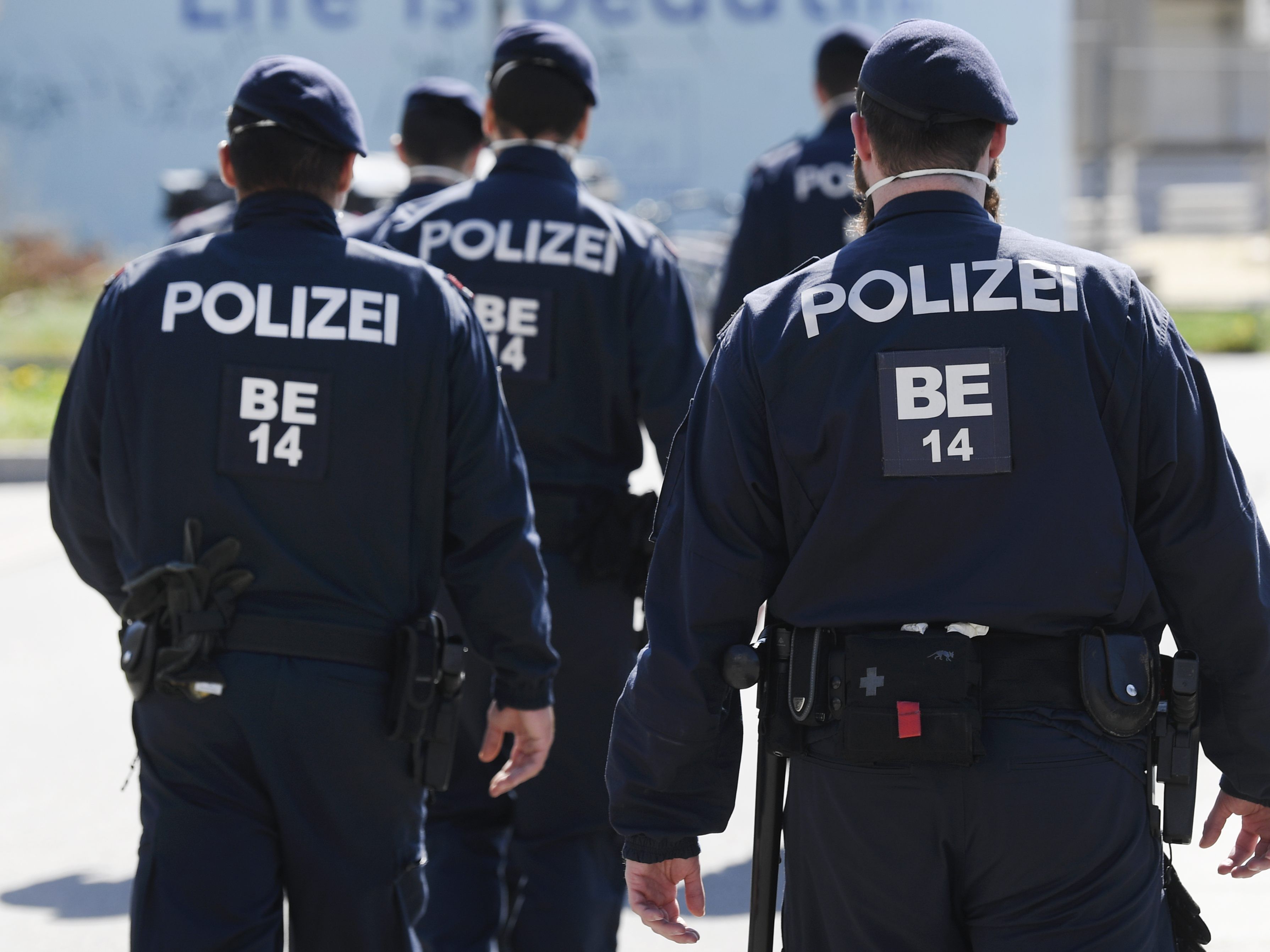 Die Wiener Polizei nahm den seit Jahren gesuchten Mann fest. Die Wiener Polizei nahm den seit Jahren gesuchten Mann fest.