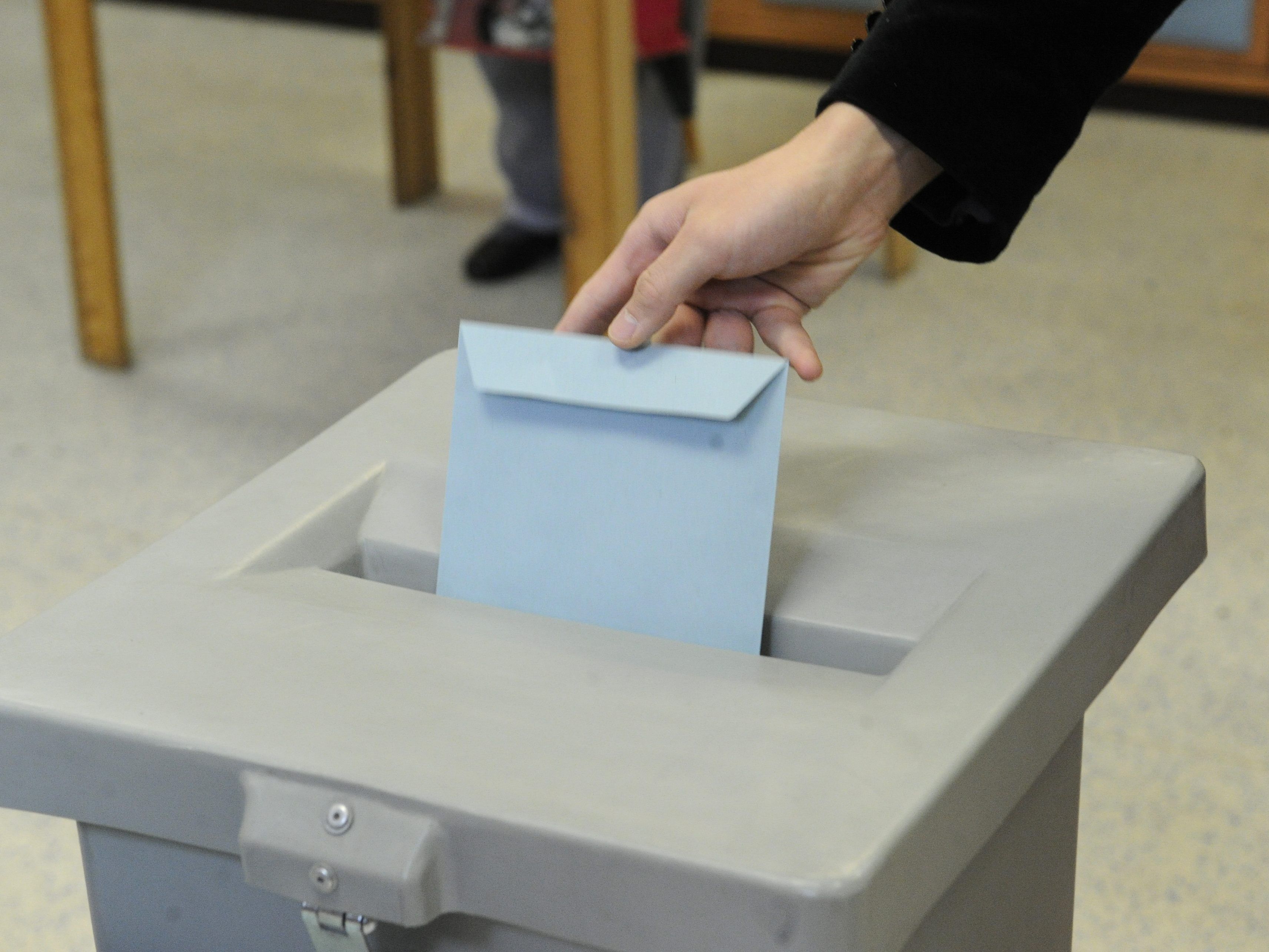 Auch mit Einberechnung der Briefwahl wird die Wahlbeteiligung wohl nicht über 65 Prozent steigen. Auch mit Einberechnung der Briefwahl wird die Wahlbeteiligung wohl nicht über 65 Prozent steigen.