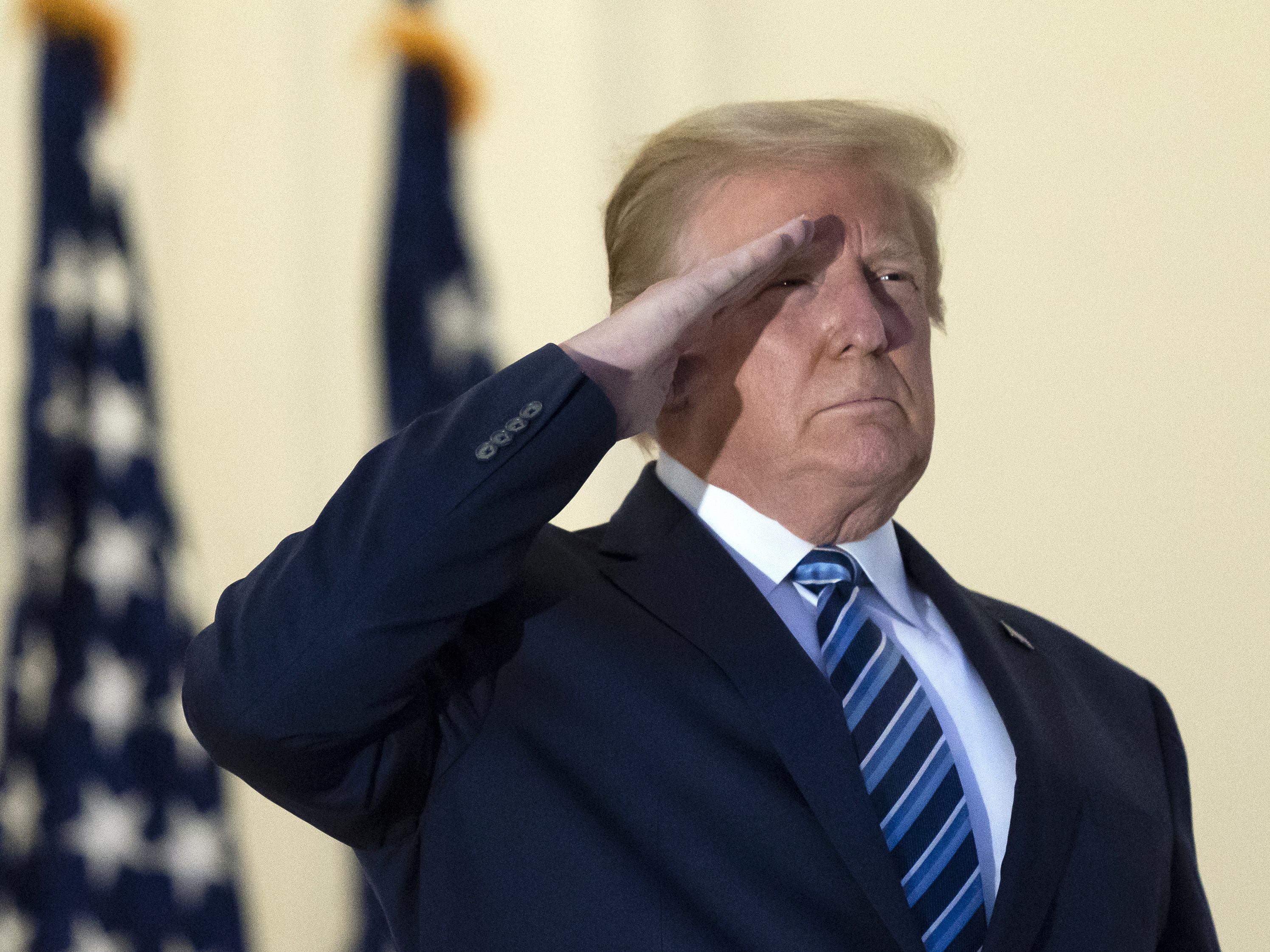 Dieser Trump Moment Geht Viral Sir Warum Sind Sie Auf Dem Dach Sie Werden Es Nicht Glauben - lg12b3p