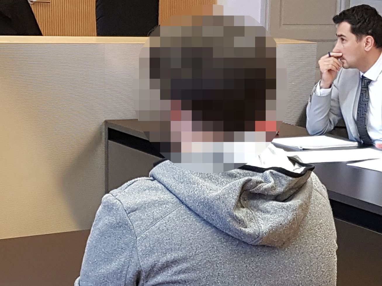 Der Angeklagte vor dem Landesgericht Feldkirch.