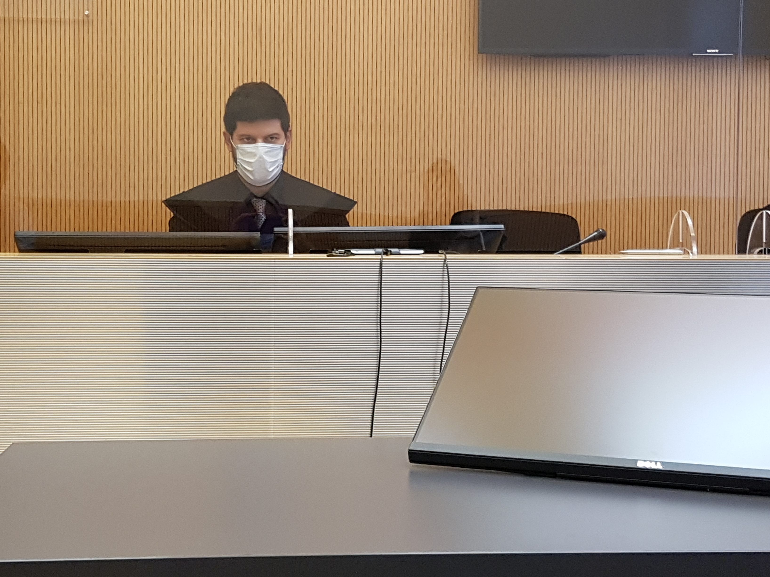 Die arbeitslose 24-Jährige wurde in Abwesenheit verurteilt.