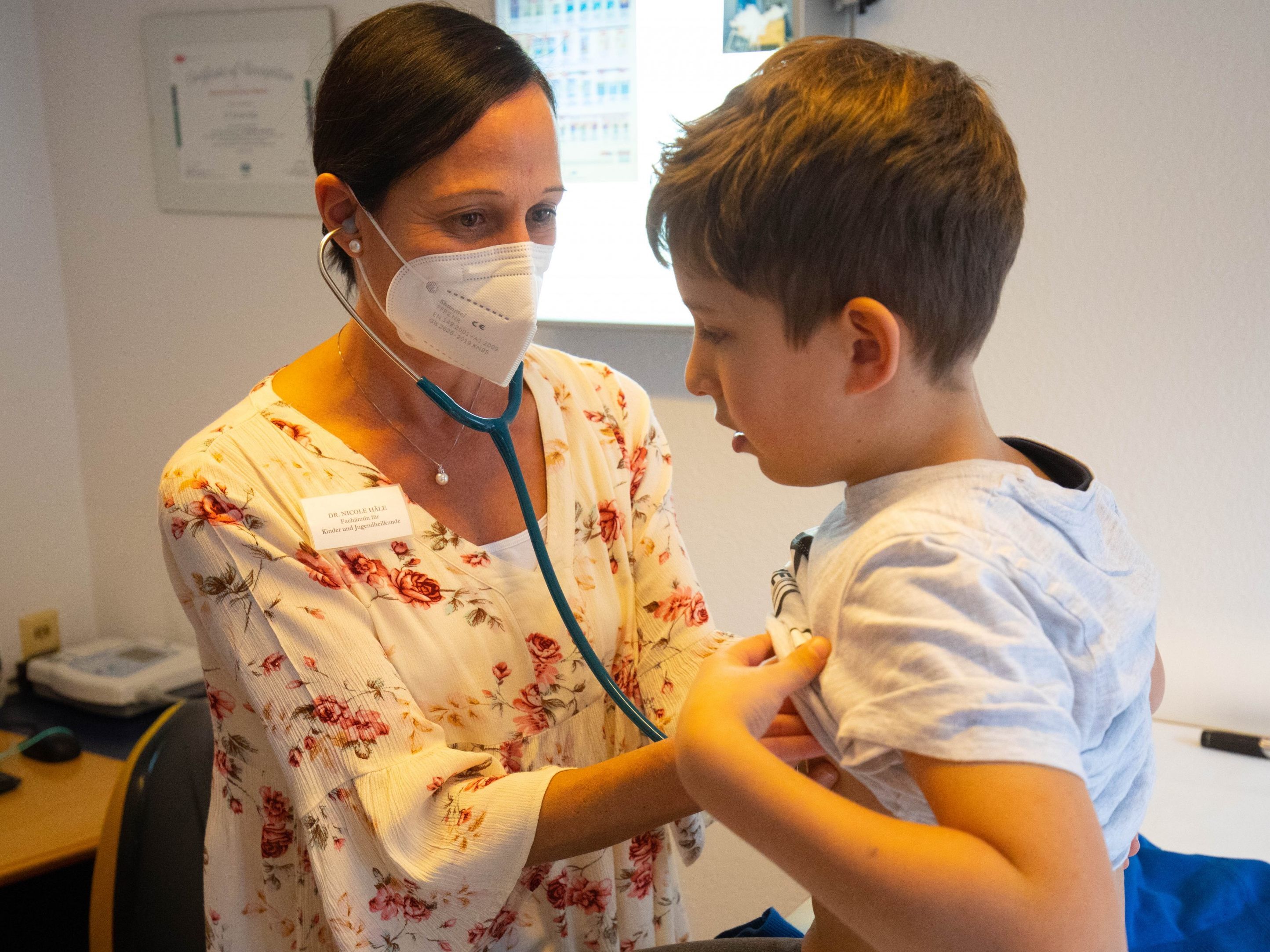 Kinderärztin Nicole Häle behandelt 70 Kinder und mehr an einem Tag. Kinderärztin Nicole Häle behandelt 70 Kinder und mehr an einem Tag.