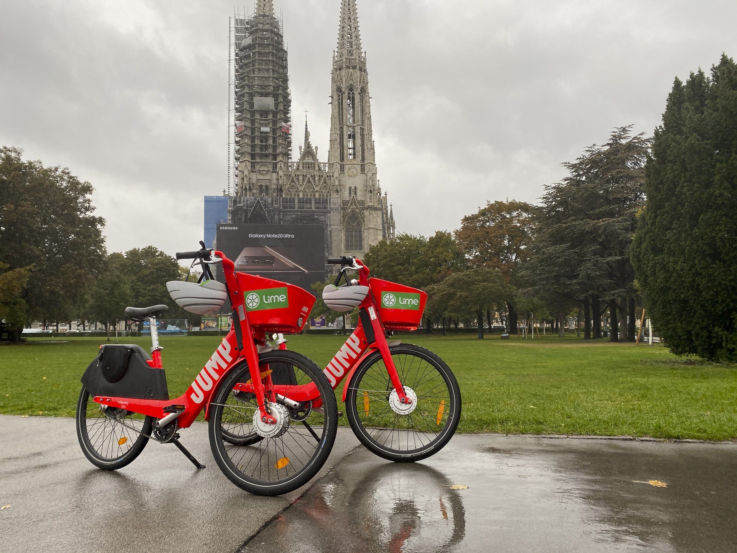 Lime startet ein flexibles E-Bike-Sharing in Wien. Lime startet ein flexibles E-Bike-Sharing in Wien.