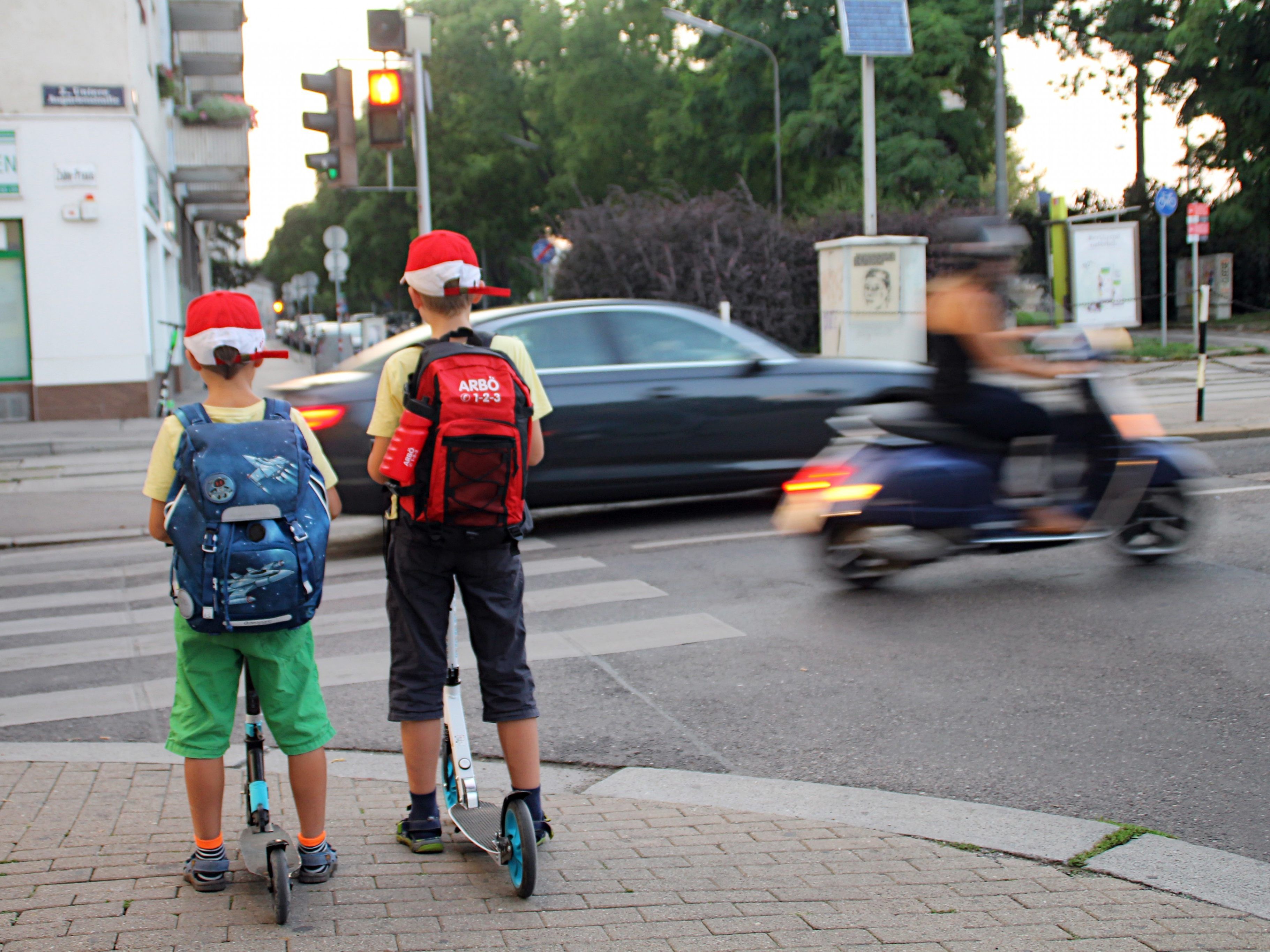 Auf dem Schulweg mit Roller und Co. gibt es einiges zu beachten