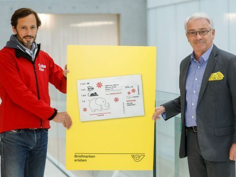 Die Briefmarke wird aus Klopapier hergestellt. ©Österreichische Post AG Die Briefmarke wird aus Klopapier hergestellt. ©Österreichische Post AG