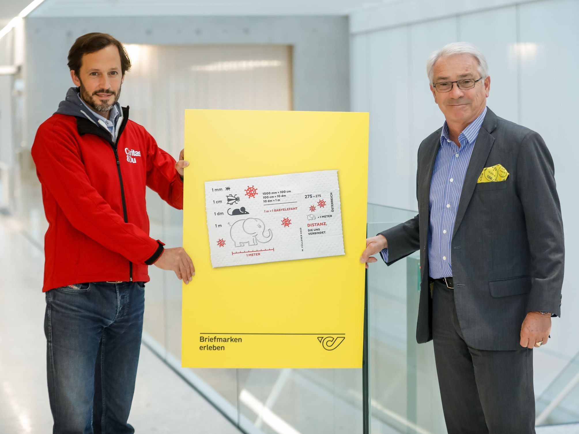 Die Briefmarke wird aus Klopapier hergestellt. Die Briefmarke wird aus Klopapier hergestellt.