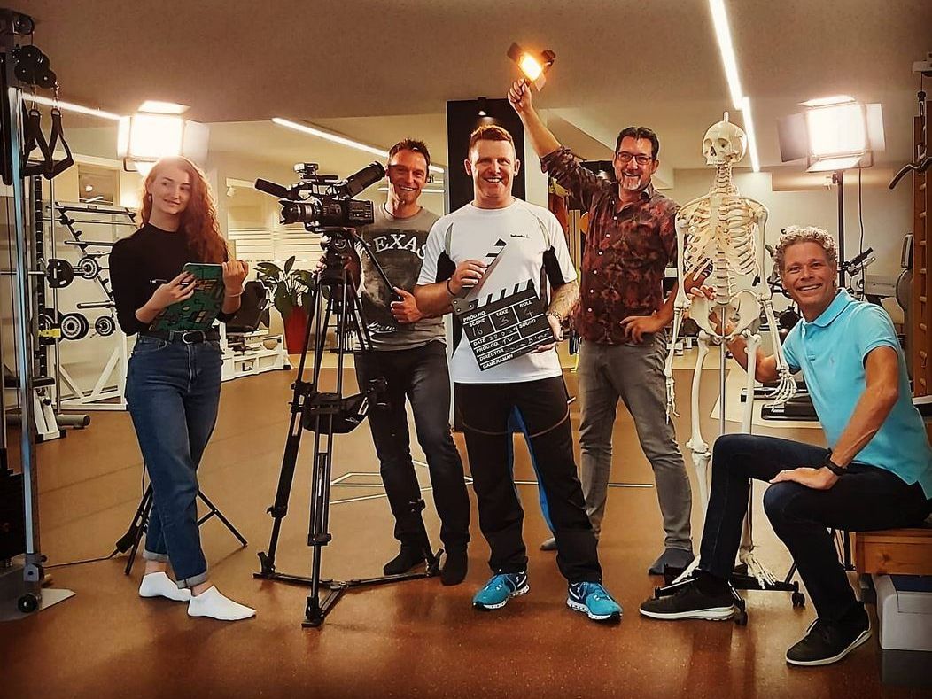 Das TV-Gondlteam Valentina, Thomas und Andreas produzierten Infoclips mit Versicherer Jürgen Kaufmann (mi) und Roland Huffnagel (re) Das TV-Gondlteam Valentina, Thomas und Andreas produzierten Infoclips mit Versicherer Jürgen Kaufmann (mi) und Roland Huffnagel (re)