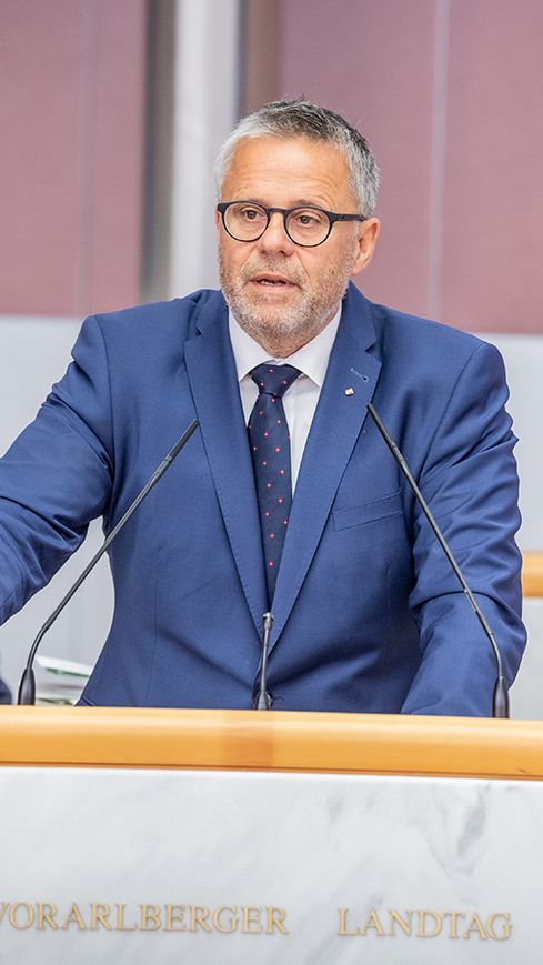 Die Steuereinnahmen brechen weg, Mehrausgaben müssen gemacht werden