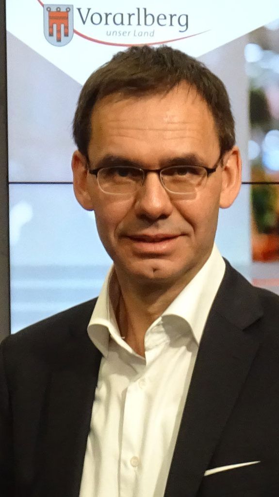 LR Tittler und LH Wallner: Sozialplan und Arbeitsstiftung