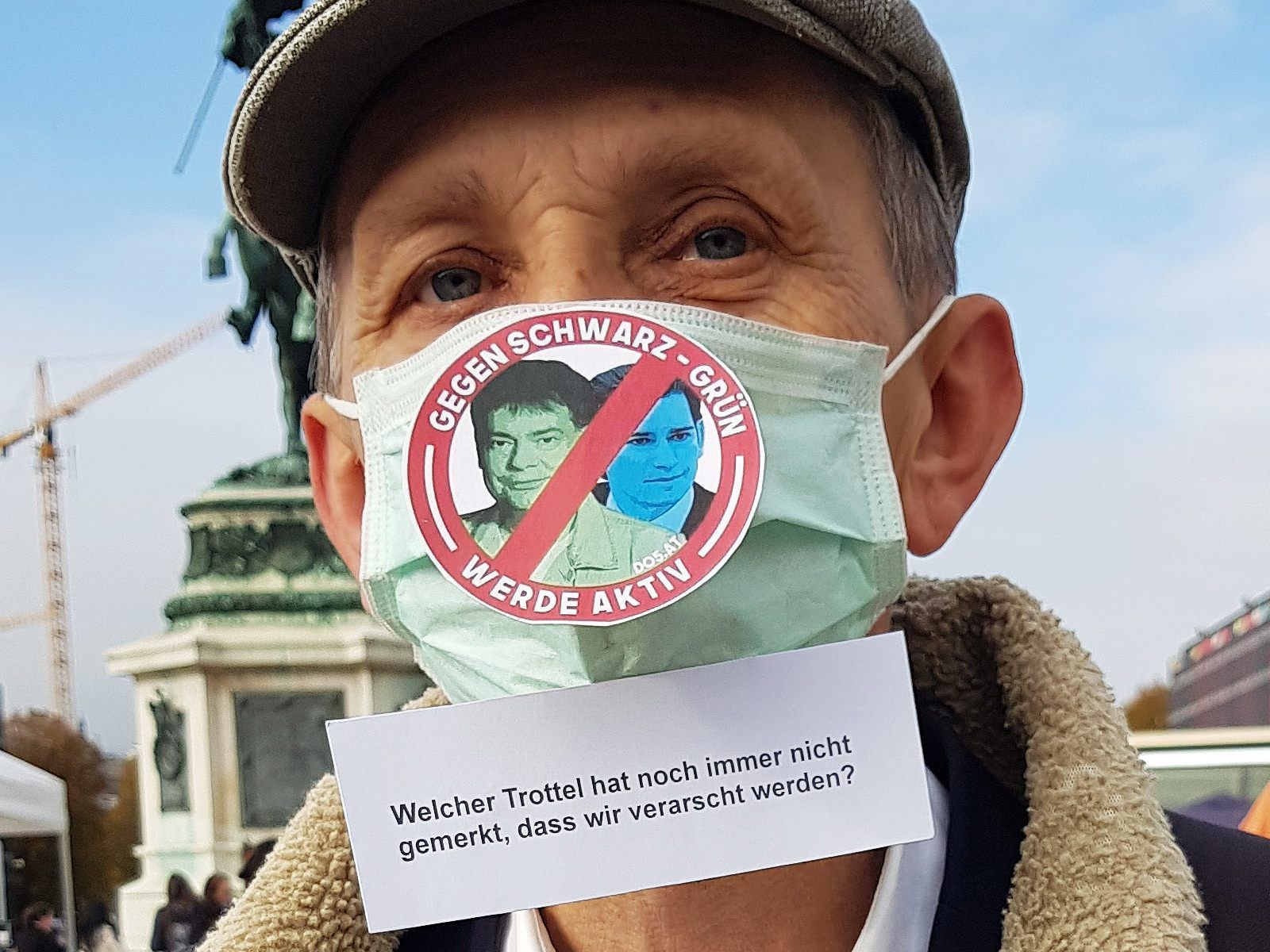 Mit nur 200 Teilnehmern konnte der Mindestabstand bei der Demo locker eingehalten werden.