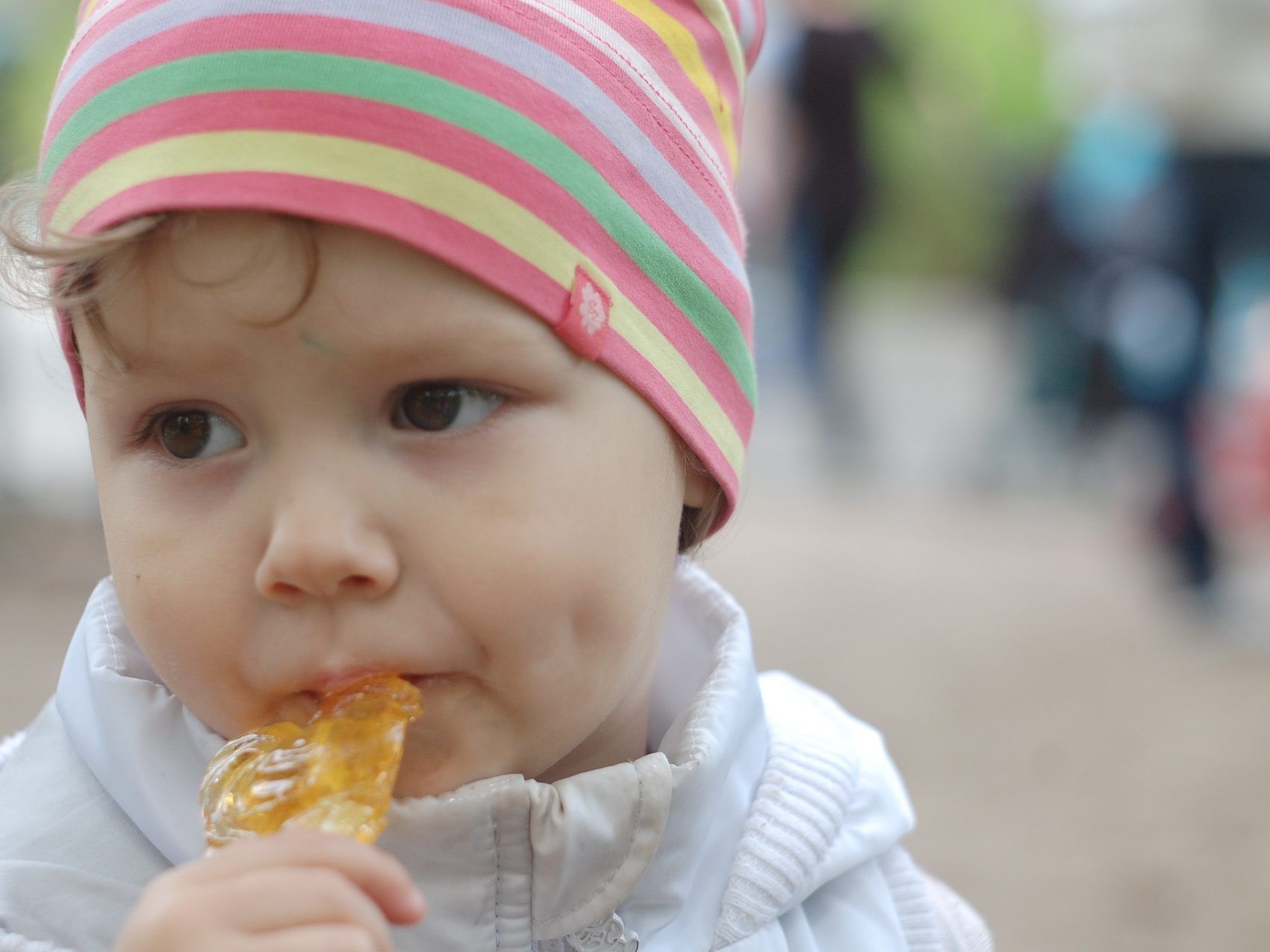 Werden Kinder bald eine Art Lolly bekommen können, um einen Coronavirus-Test zu machen? Werden Kinder bald eine Art Lolly bekommen können, um einen Coronavirus-Test zu machen?