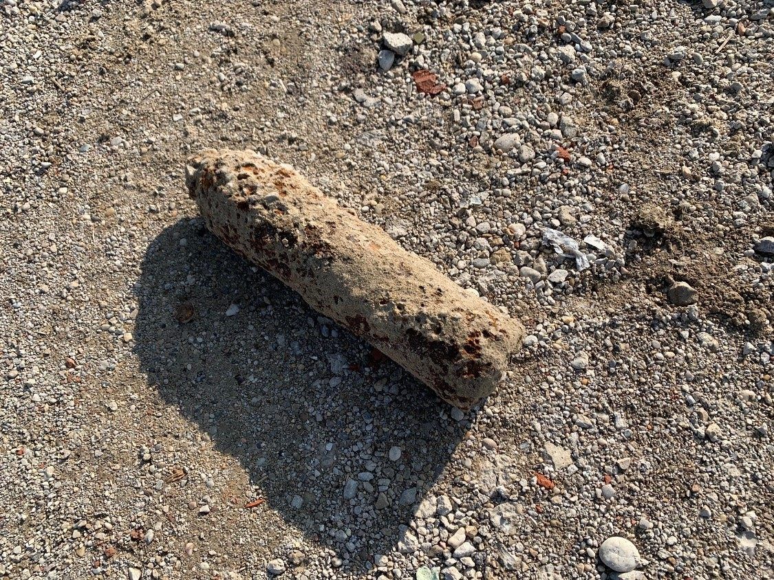Das Kriegsmaterial wurde sichergestellt.