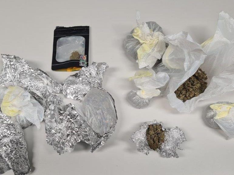 Der Rucksack des Drogenkuriers war voller Suchtmittel, als er in Wien-Rudolfsheim-Fünfhaus geschnappt wurde.