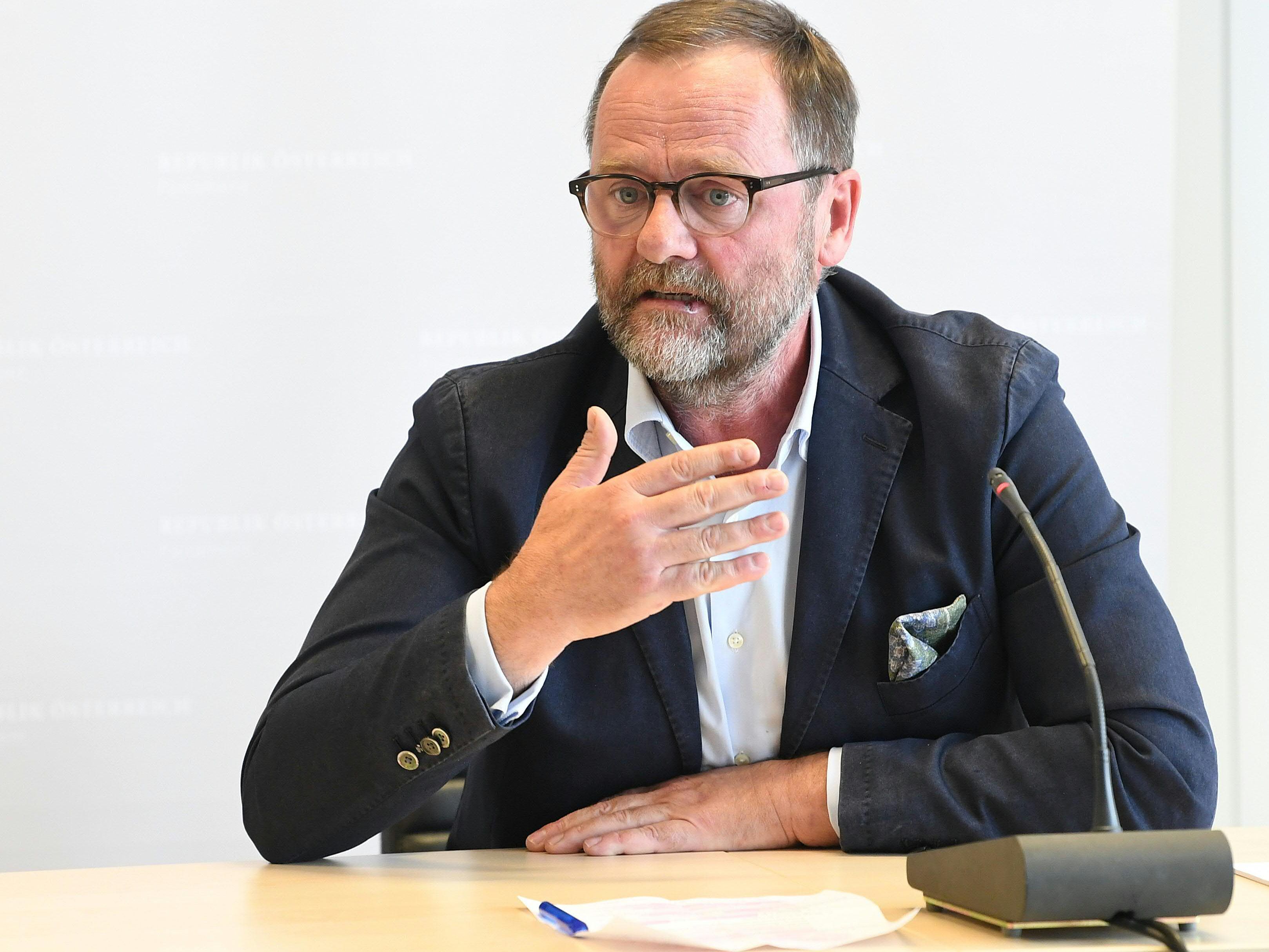 Sepp Schellhorn kritisiert die Kunst- und Kulturstrategie der Regierung.