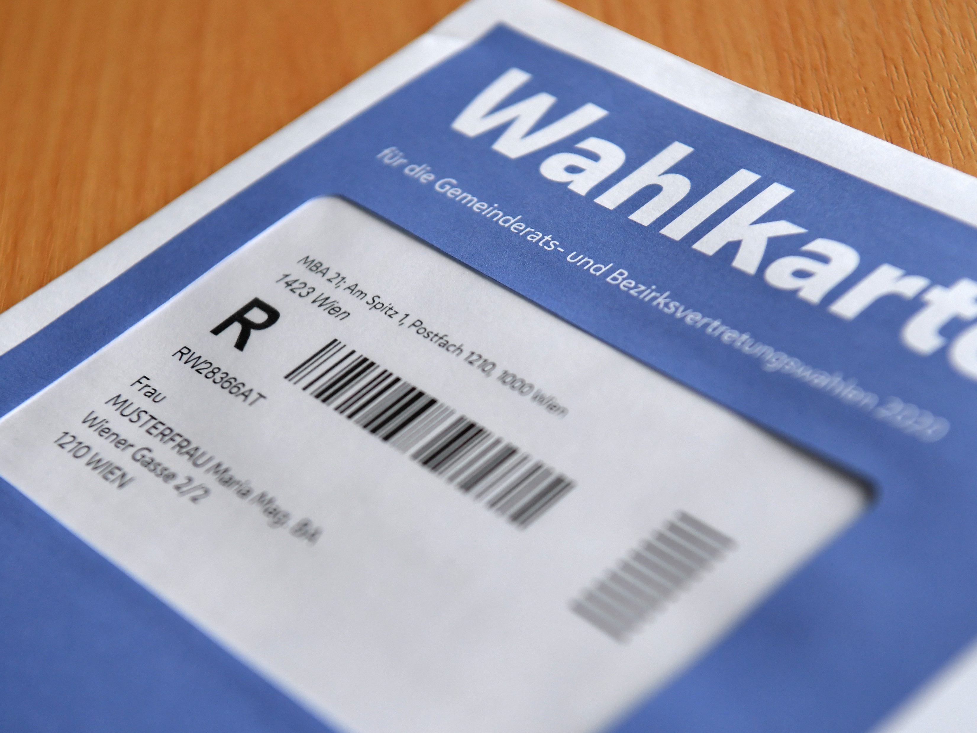 Die Wahlkarte kann man sich auch abholen lassen. Die Wahlkarte kann man sich auch abholen lassen.