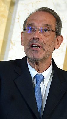 Faßmann will in zwei Wochen wieder entscheiden