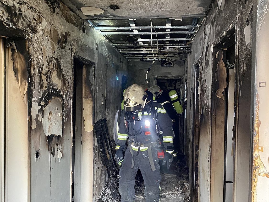 Bei dem Brand wurden vier Personen verletzt. Bei dem Brand wurden vier Personen verletzt.