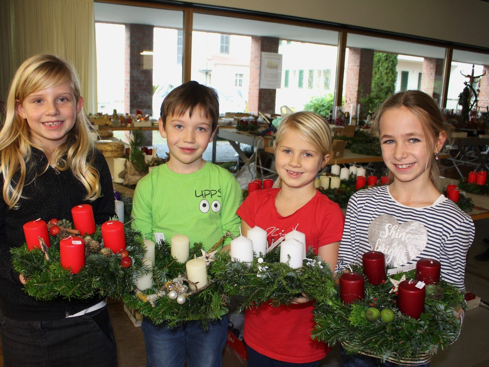 Den Auftakt in den Advent machte alljährlich der Missionskreis der Pfarre mit der „Adventkranzwoche“. In diesem Jahr muss sie jedoch „Corona-bedingt“ leider abgesagt werden. Den Auftakt in den Advent machte alljährlich der Missionskreis der Pfarre mit der „Adventkranzwoche“. In diesem Jahr muss sie jedoch „Corona-bedingt“ leider abgesagt werden.