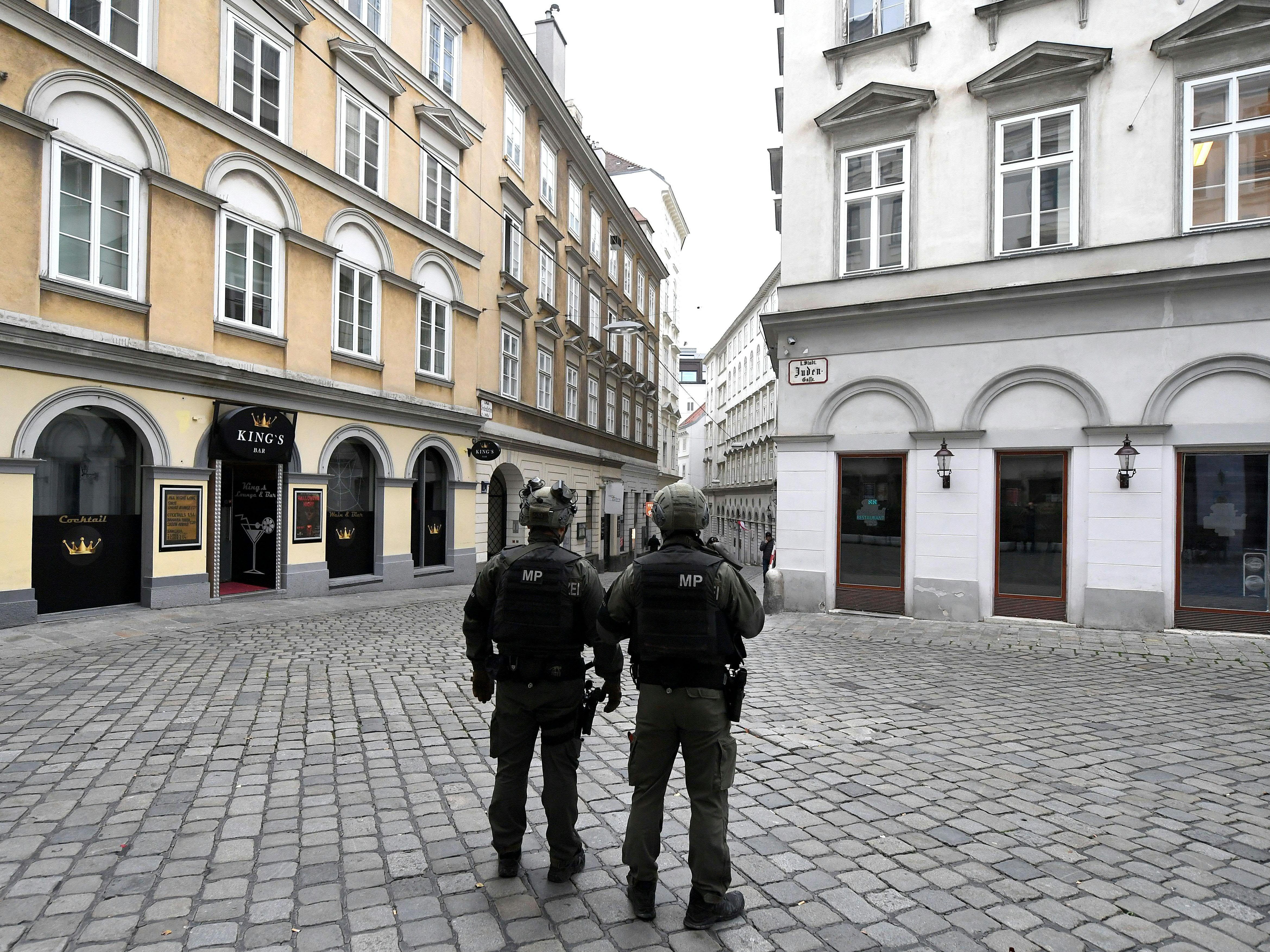 Innenminister Nehammer bestätigte eine 15. Festnahme nach dem Anschlag in Wien.