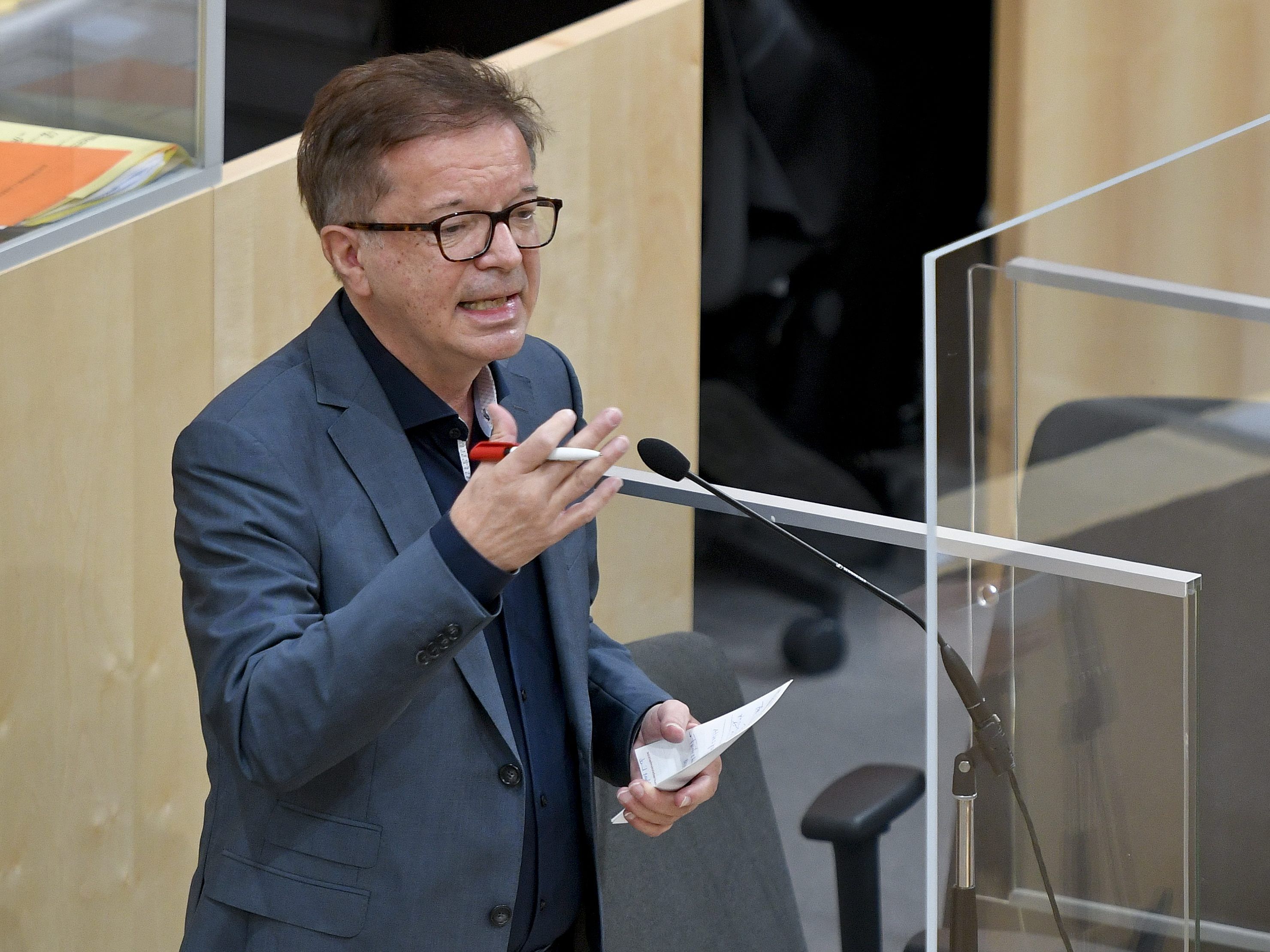 Sozialminister Anschober trommelte erneut für den "Zukunftsjob" Pfleger.