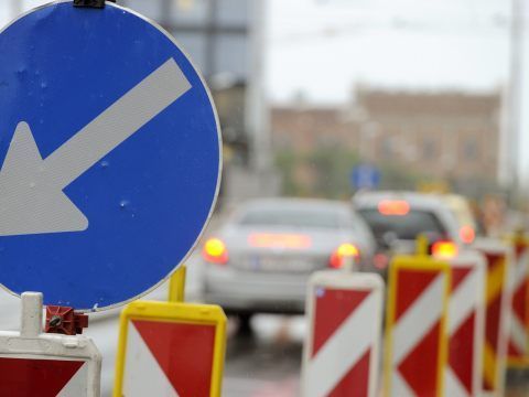 Nächtliche Straßenbauarbeiten in Abschnitt der Eichenstraße.