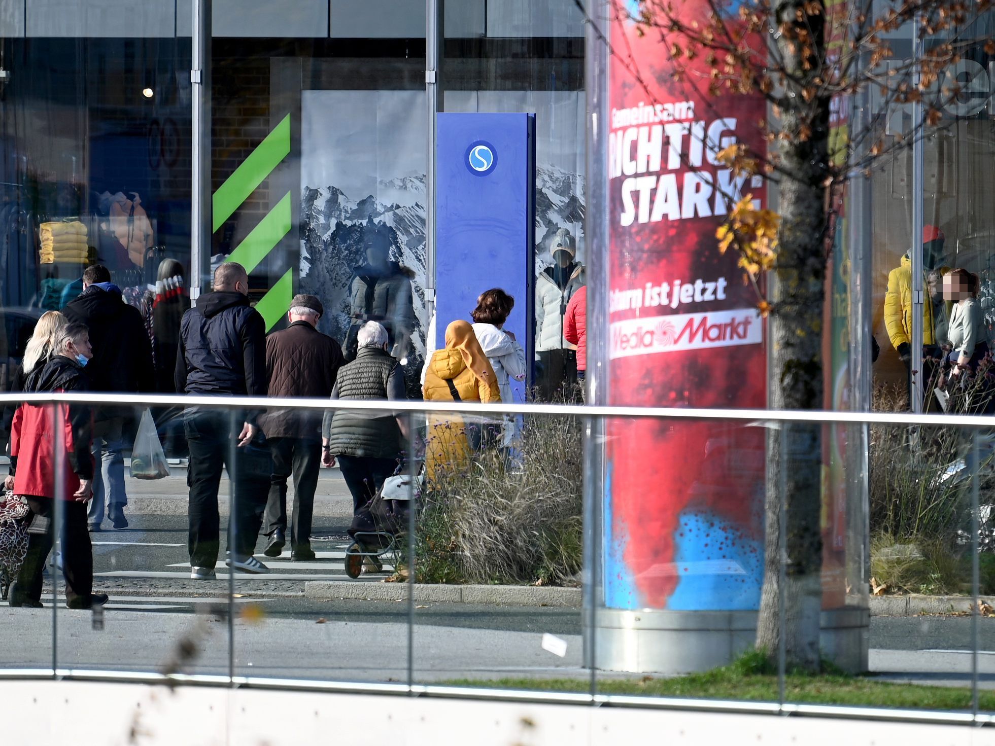 Die Österreicher waren am Samstag in Shopping-Laune.