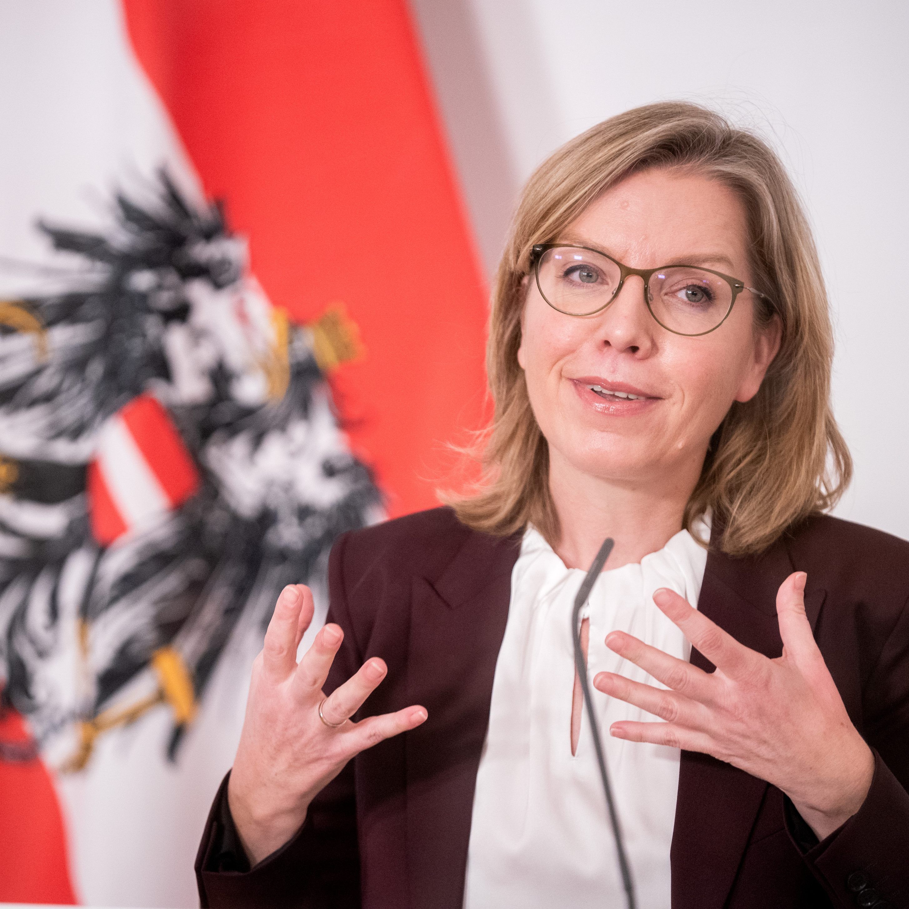 AUA-Paket ist in Umsetzung, weitere Hilfen kein Thema.