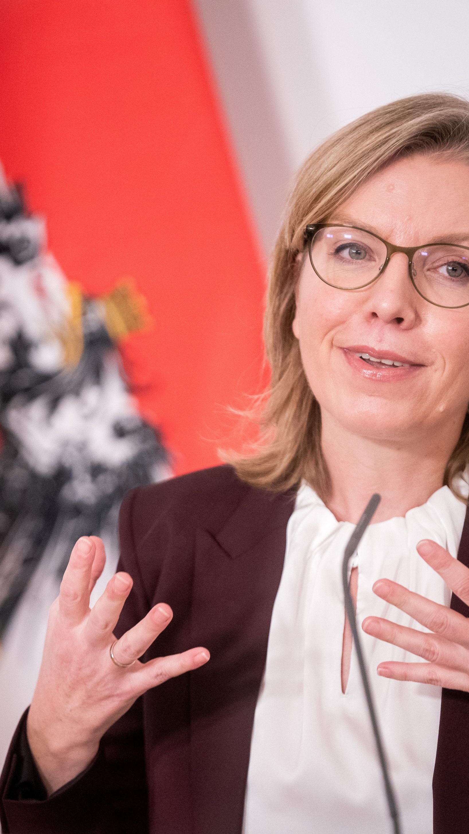 AUA-Paket ist in Umsetzung, weitere Hilfen kein Thema.