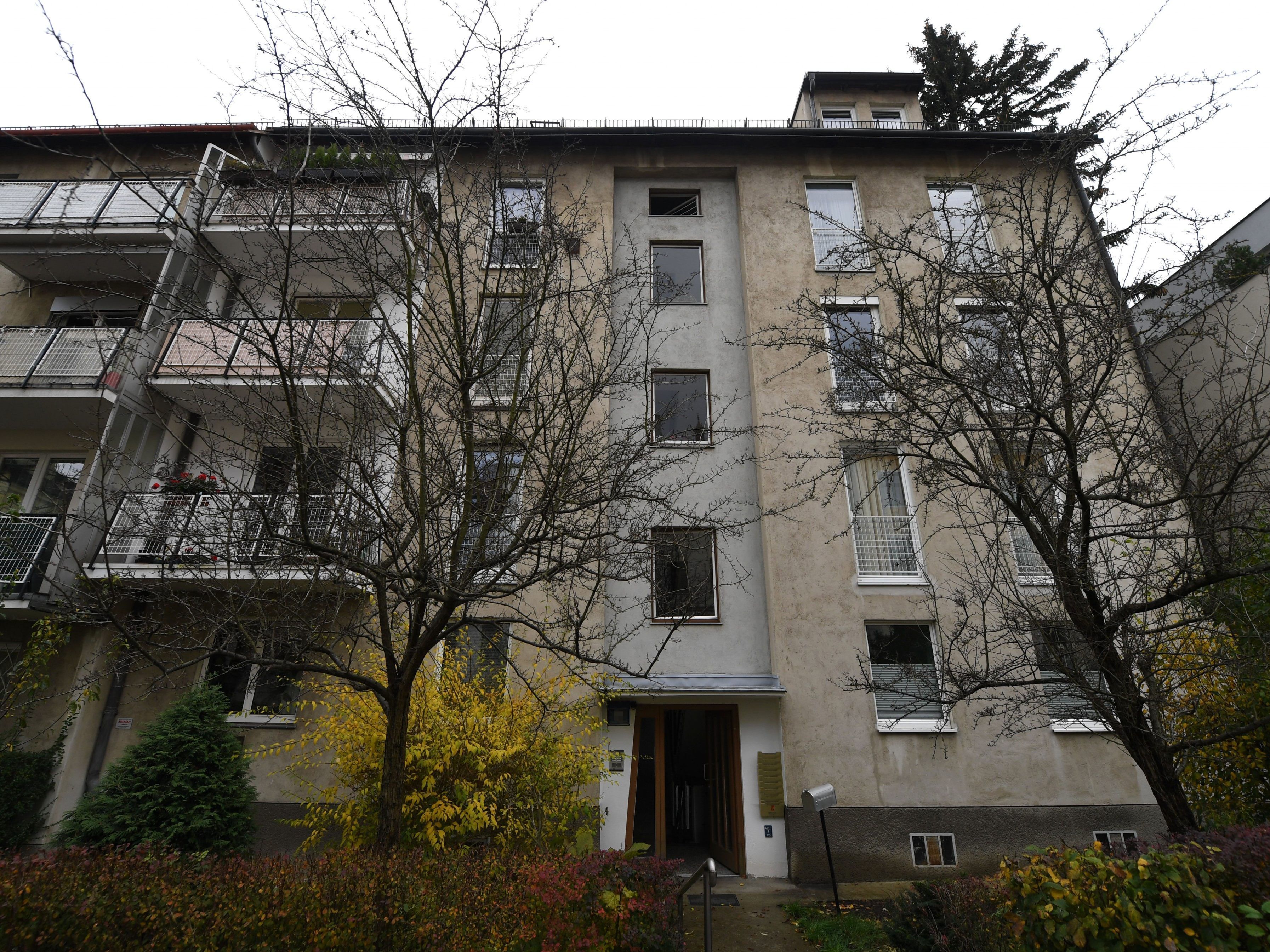 Eine Frau wurde tot in ihrer Wohnung in Wien-Penzing aufgefunden. Eine Frau wurde tot in ihrer Wohnung in Wien-Penzing aufgefunden.