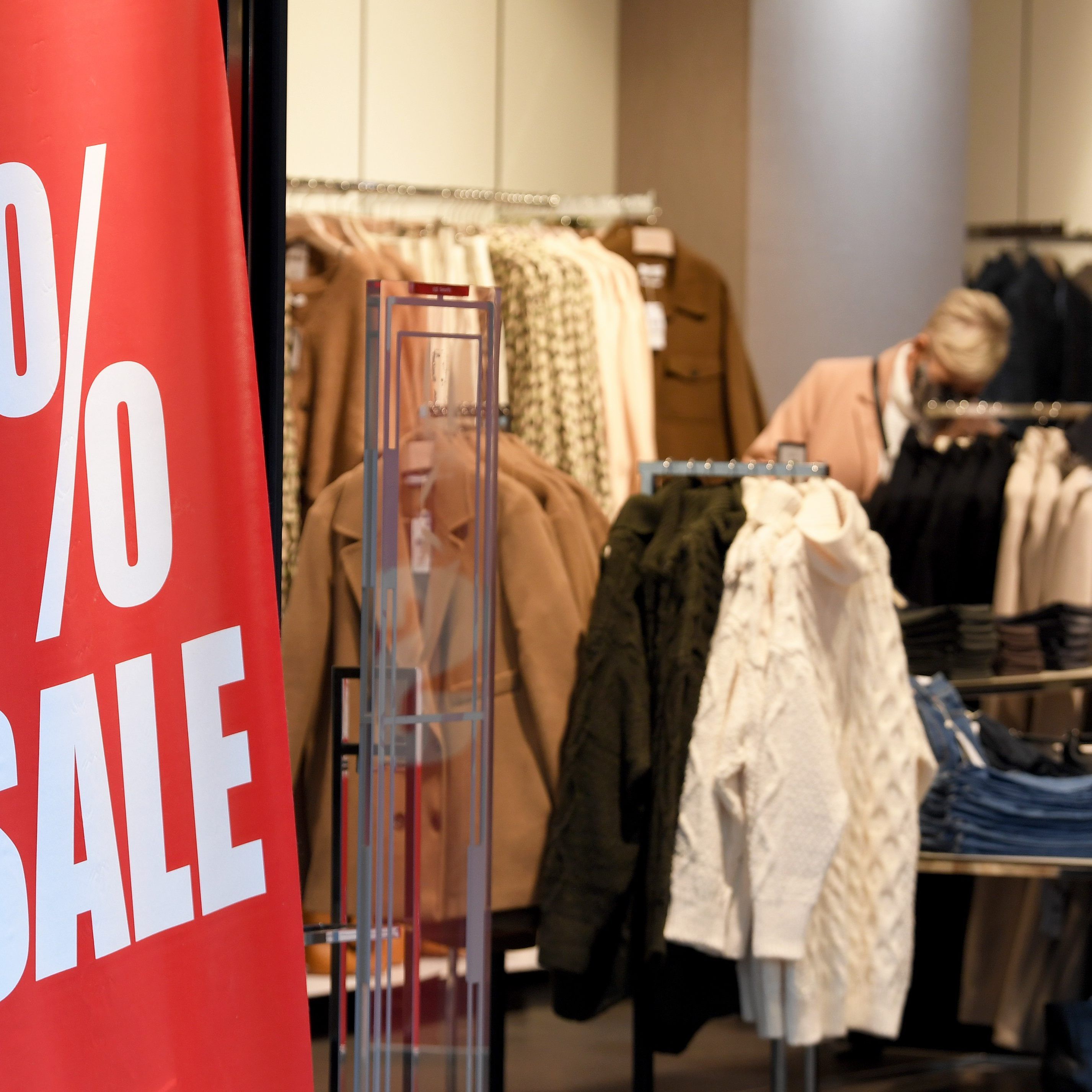 Vor dem Lockdown lockte der Handel noch einmal mit Rabattaktionen.