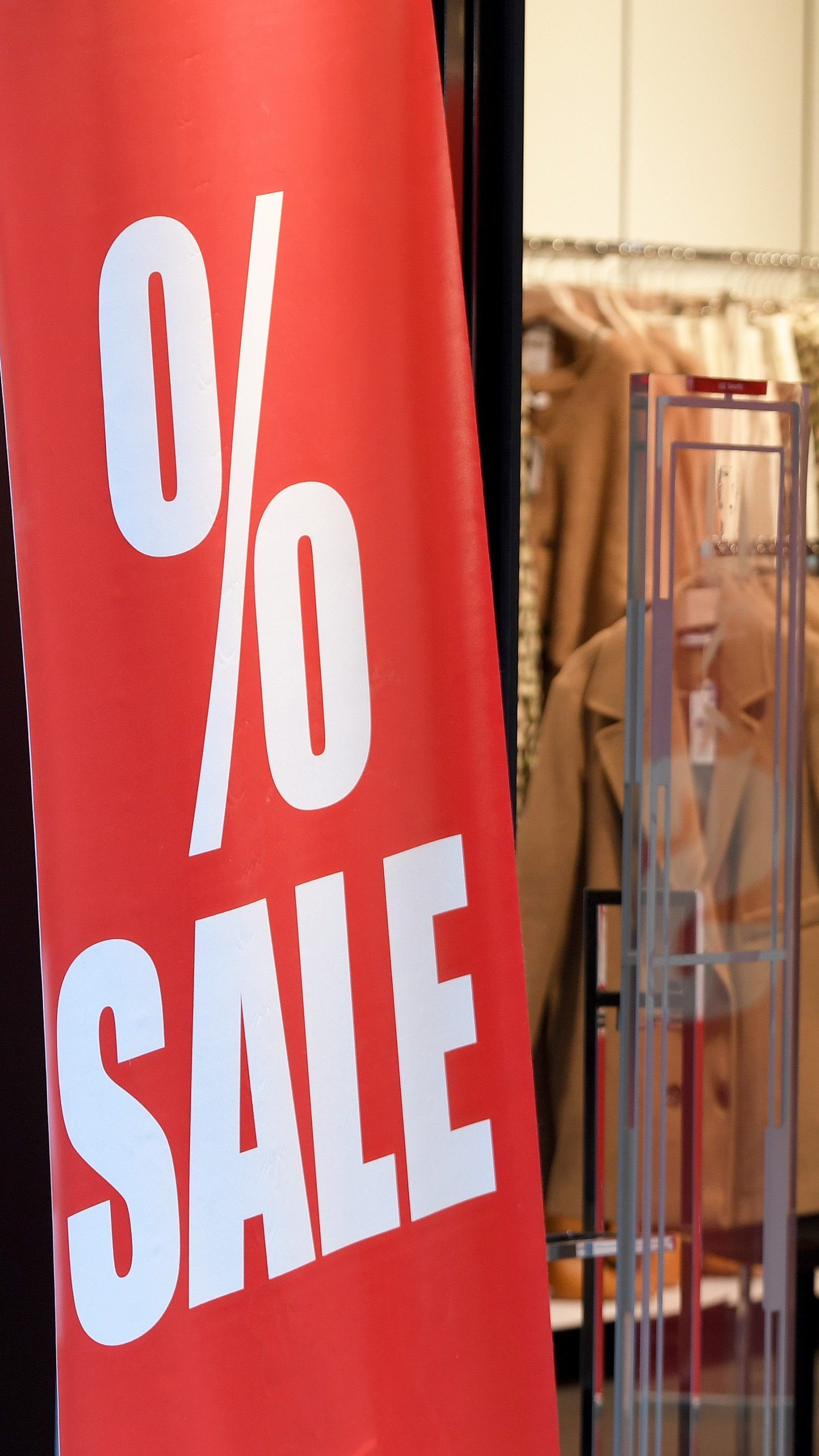 Vor dem Lockdown lockte der Handel noch einmal mit Rabattaktionen.