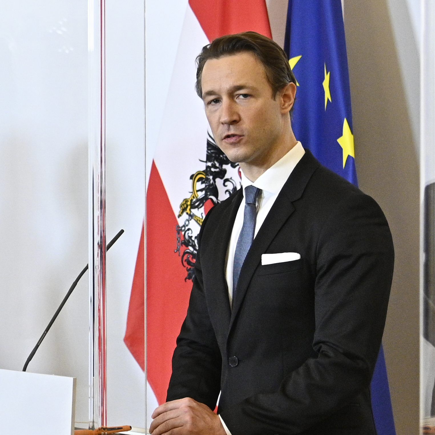 Das Finanzministerium steht in der Kritik, weil der von der Wirtschaft heftig eingeforderte Fixkostenzuschuss nur langsam fließt.