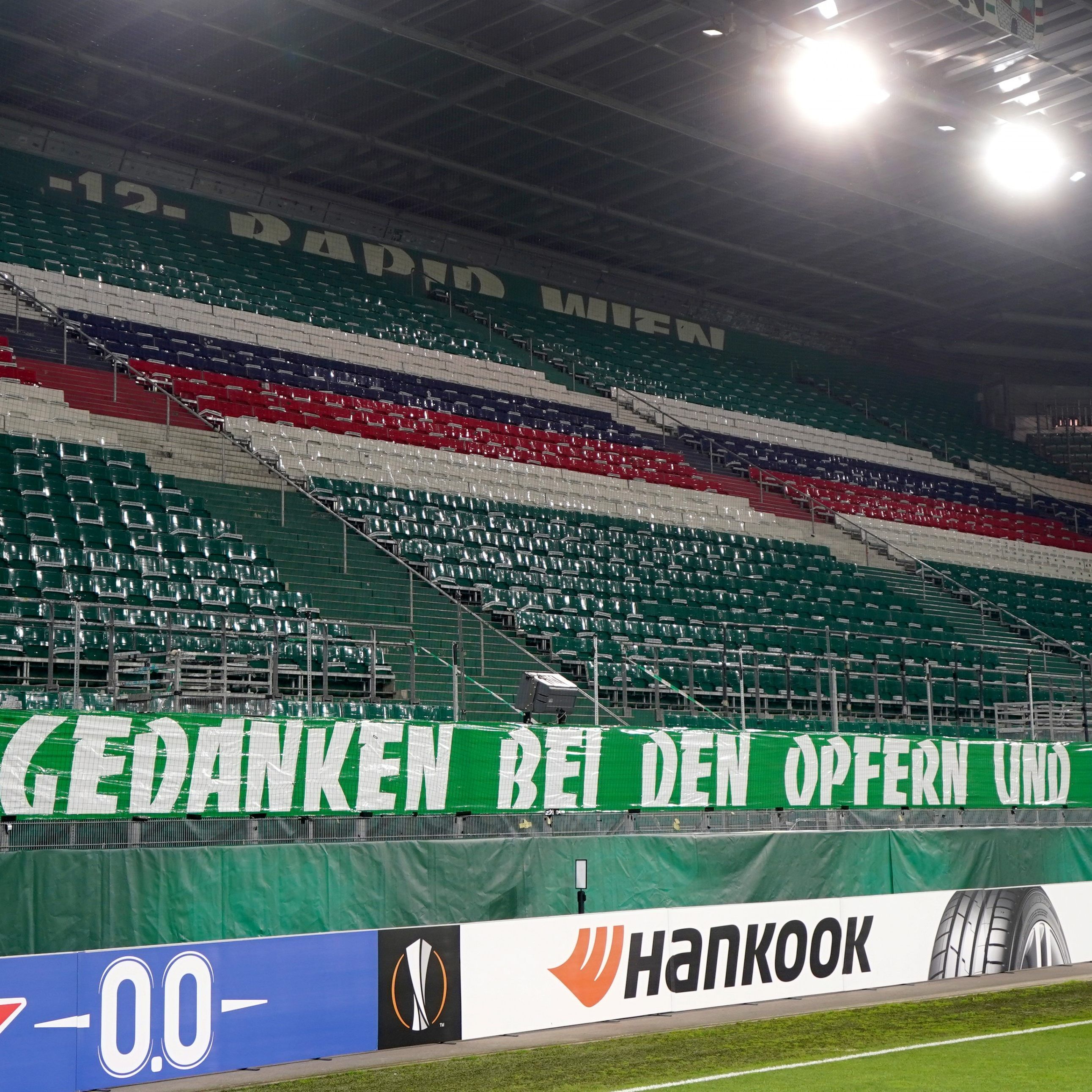 Spendenaktion nach Terroranschlag: Spieler mit "Wien" in jeweiliger Muttersprache auf dem Rücken.