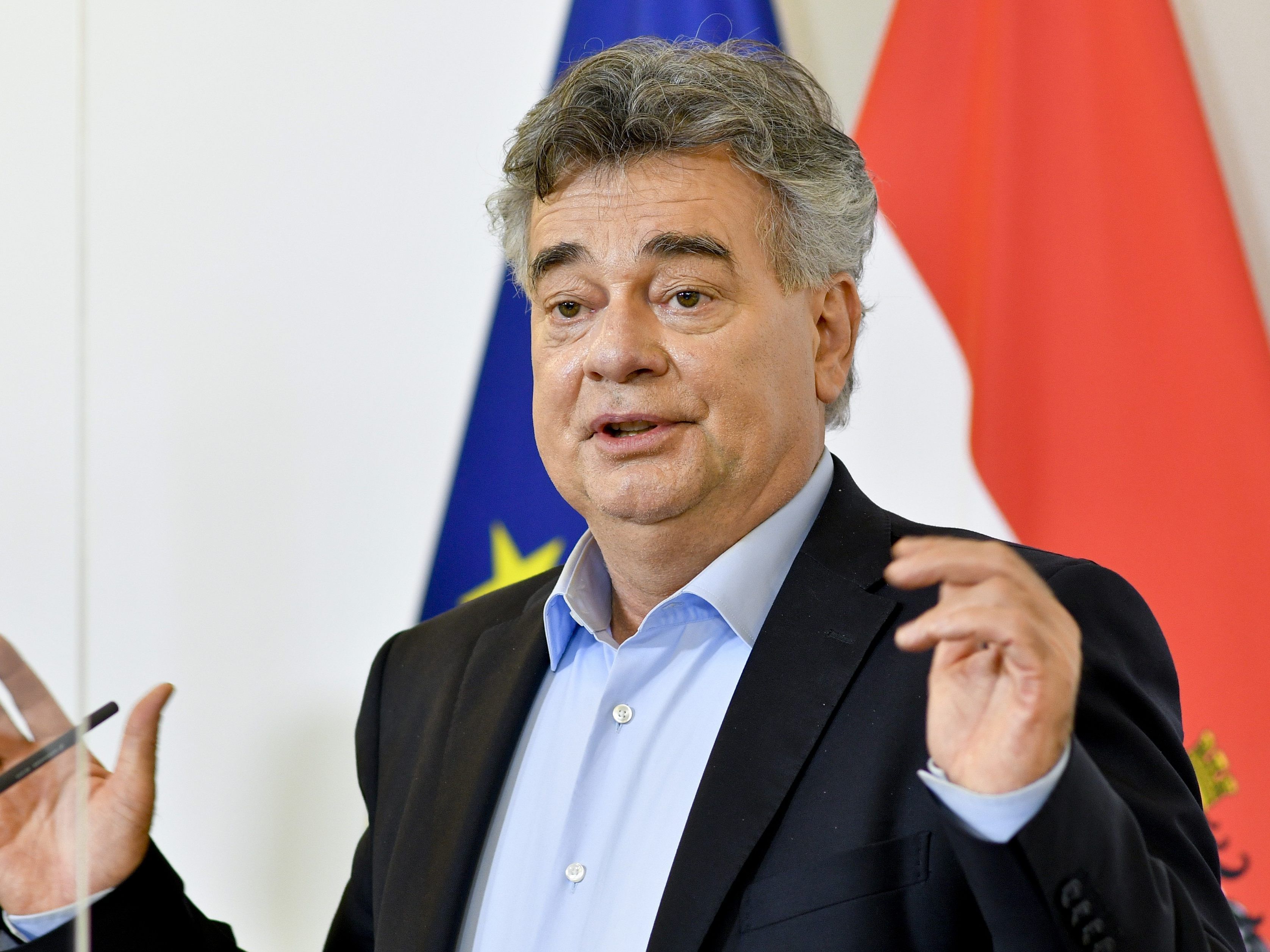 Kogler versprach die Verteidigung der Grundrechte.