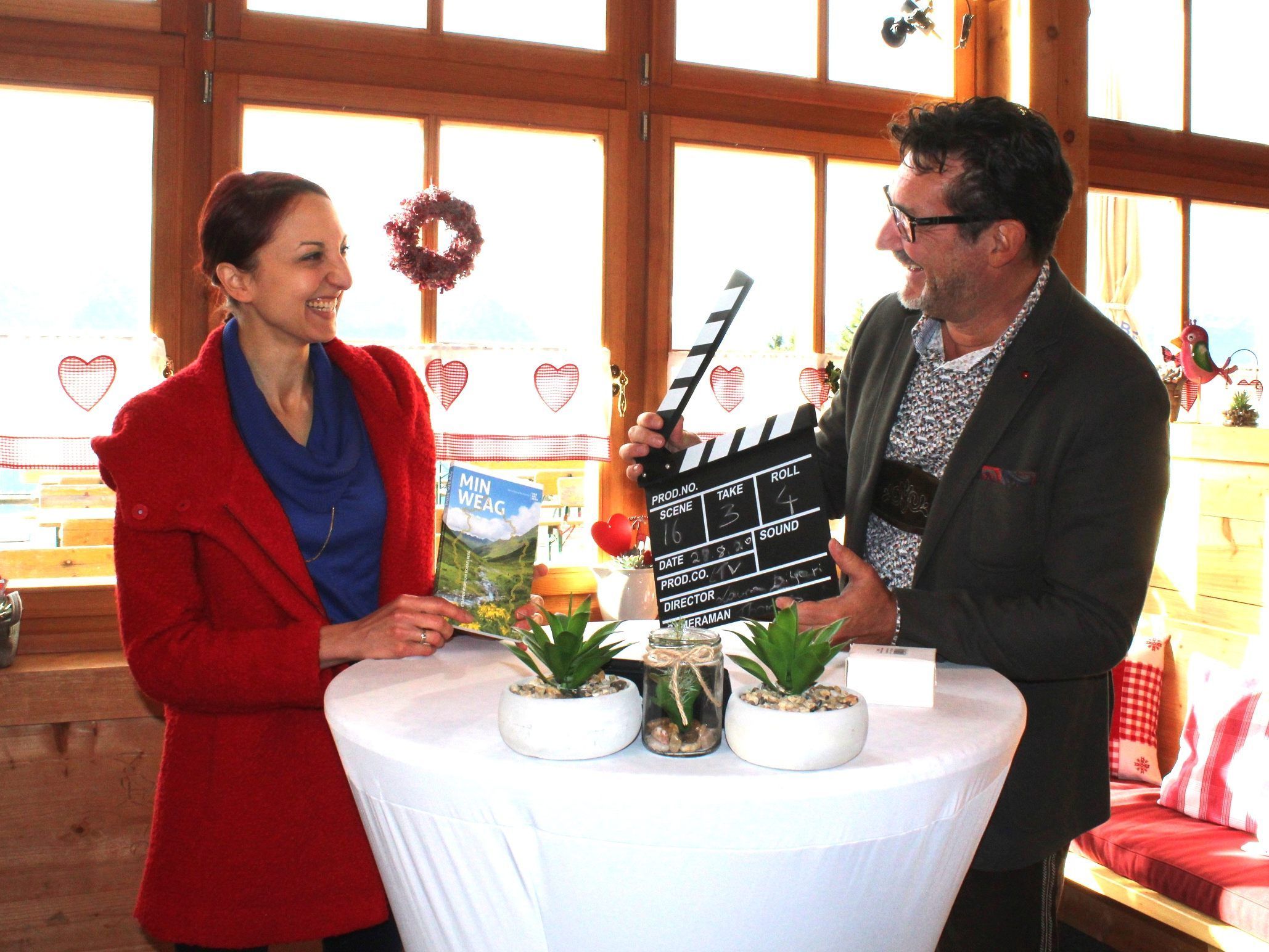 Mit Caroline Slupetzky unterhält sich Andreas Seeburger auf 1401 am Muttersberg bei Bludenz-Nüziders über das Apothekerleben. Mit Caroline Slupetzky unterhält sich Andreas Seeburger auf 1401 am Muttersberg bei Bludenz-Nüziders über das Apothekerleben.