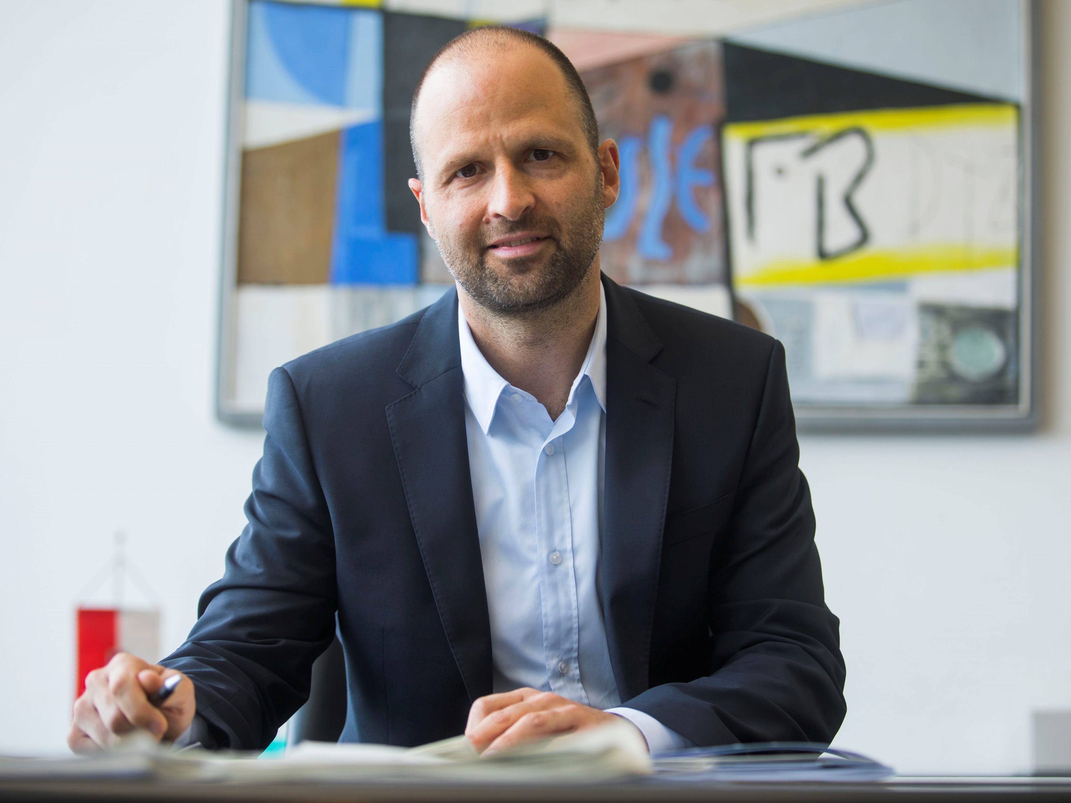 Marco Tittler in seinem Büro im Landhaus