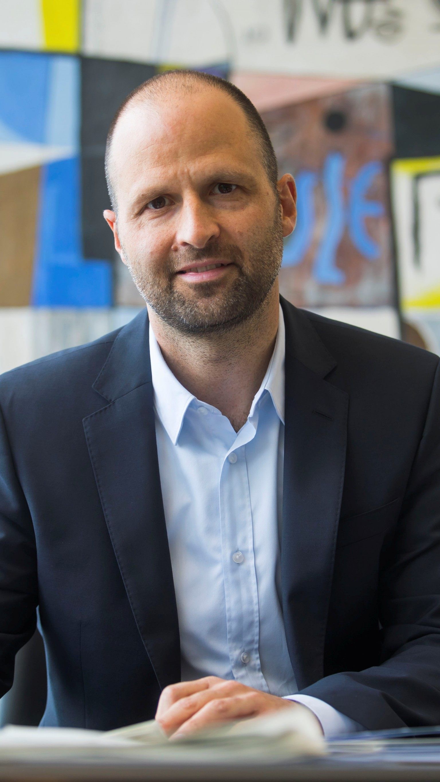 Marco Tittler in seinem Büro im Landhaus