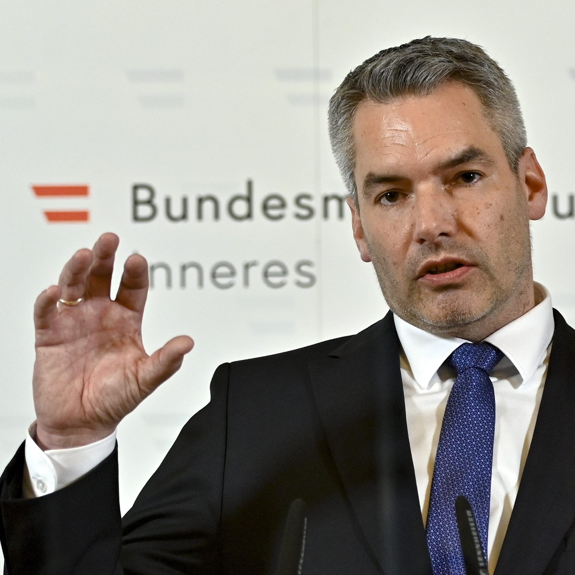 Innenminister Nehammer wird um14 Uhr seine Pläne für "radikale Moscheen" bekannt geben.