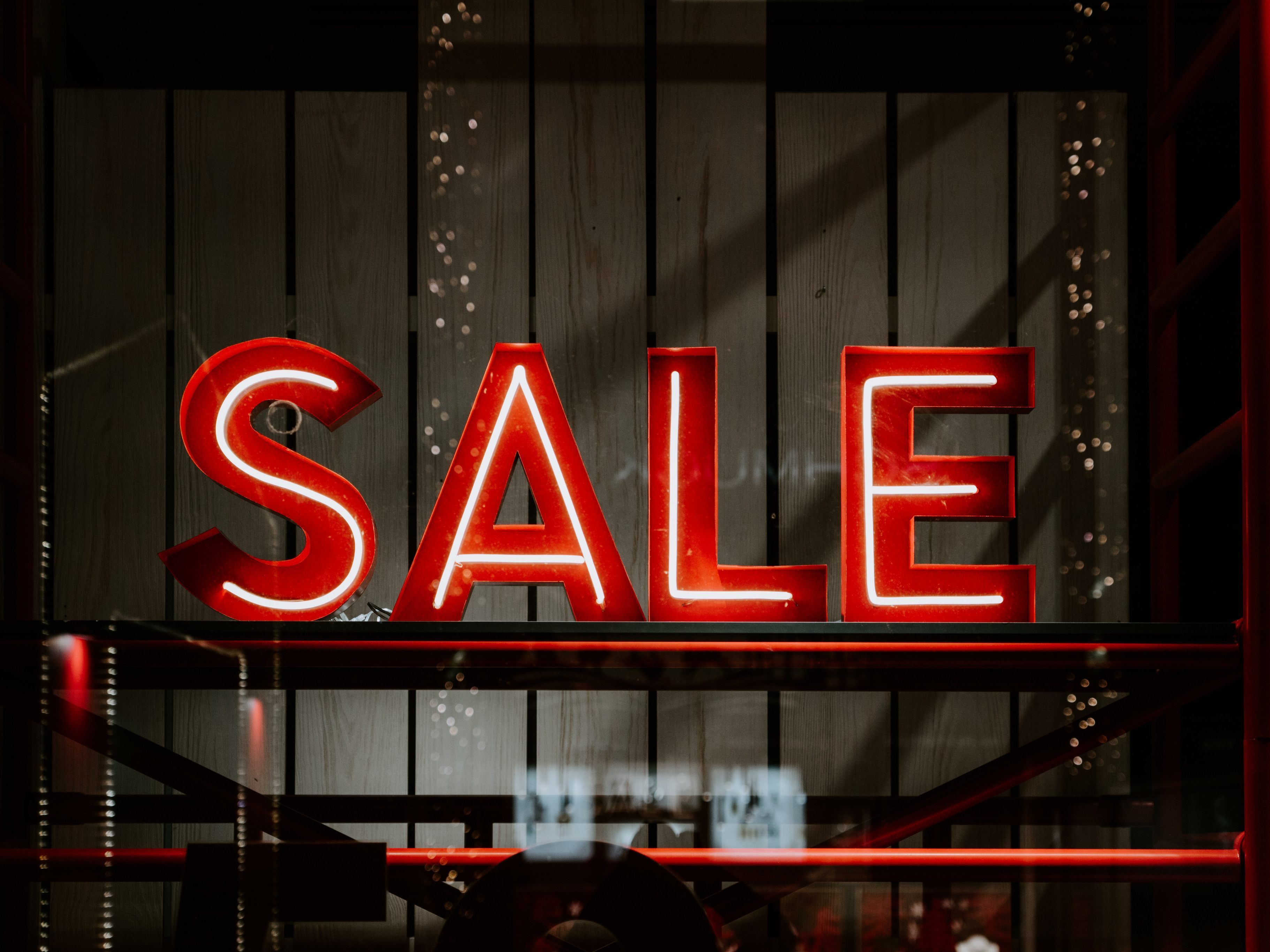 Eine aktuelle Black Friday Studie zeigt: Gerade Jüngere sparen am Aktionstag gezielt