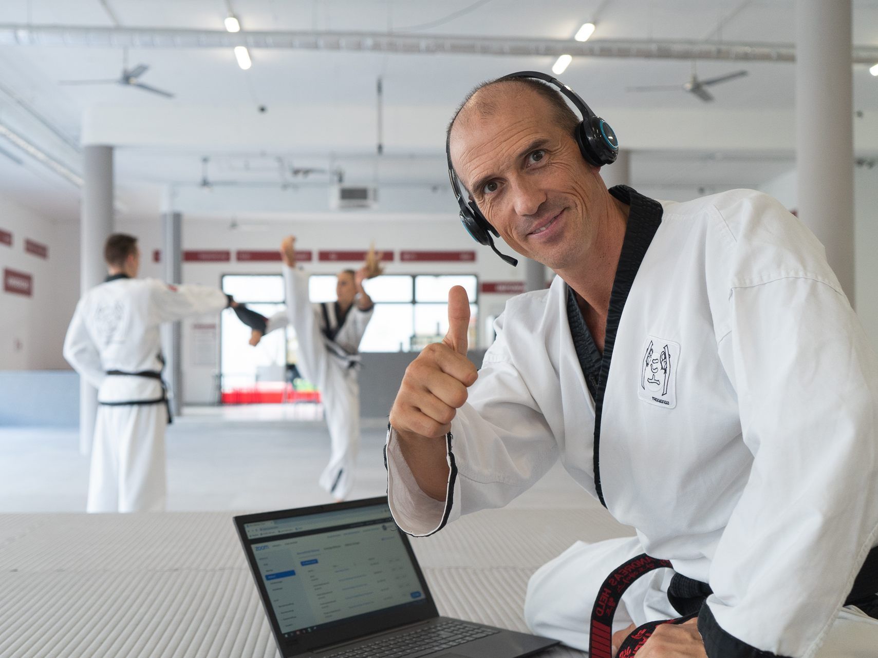Bis zum Jahresende bietet YOUNG-UNG Taekwondo den VIENNA.at-Lesern gratis Online-Kurse. Bis zum Jahresende bietet YOUNG-UNG Taekwondo den VIENNA.at-Lesern gratis Online-Kurse.