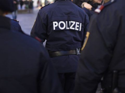 Ein ranghoher Polizist entging nach einem Pfefferspray-Einsatz gegen einen Obdachlosen vor Gericht einem Schuldspruch Ein ranghoher Polizist entging nach einem Pfefferspray-Einsatz gegen einen Obdachlosen vor Gericht einem Schuldspruch