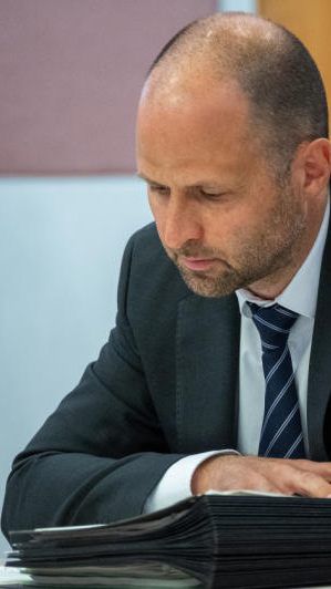 Nach Positiv-Testung in seinem Umfeld