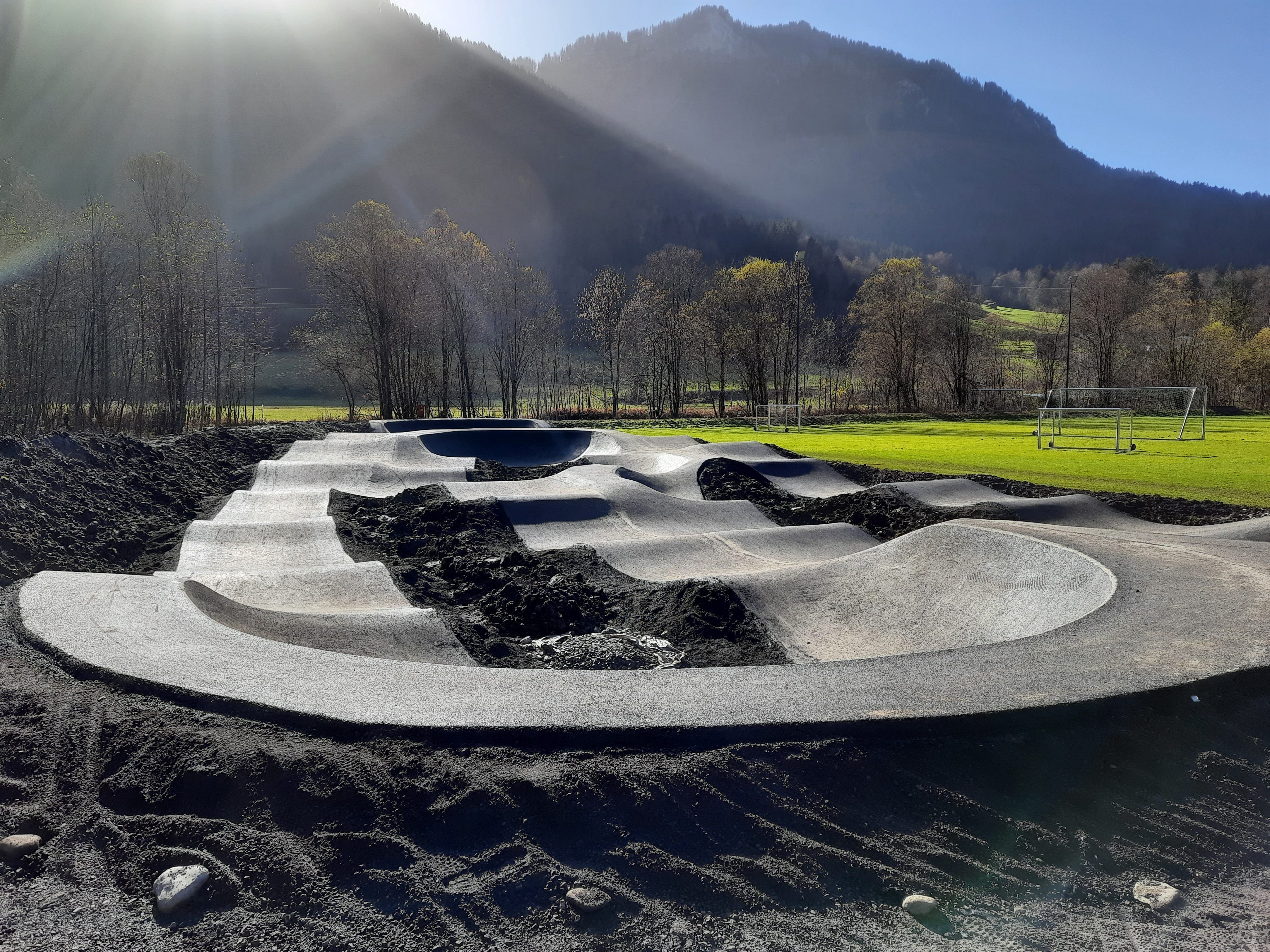 Das gemeindeübergreifende Jugendpark-Projekt in Mellau steht kurz vor seiner Fertigstellung Das gemeindeübergreifende Jugendpark-Projekt in Mellau steht kurz vor seiner Fertigstellung