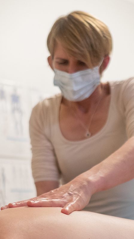 Medizinisch notwendige und von Ärzten angeordnete Therapien dürfen durchgeführt werden.