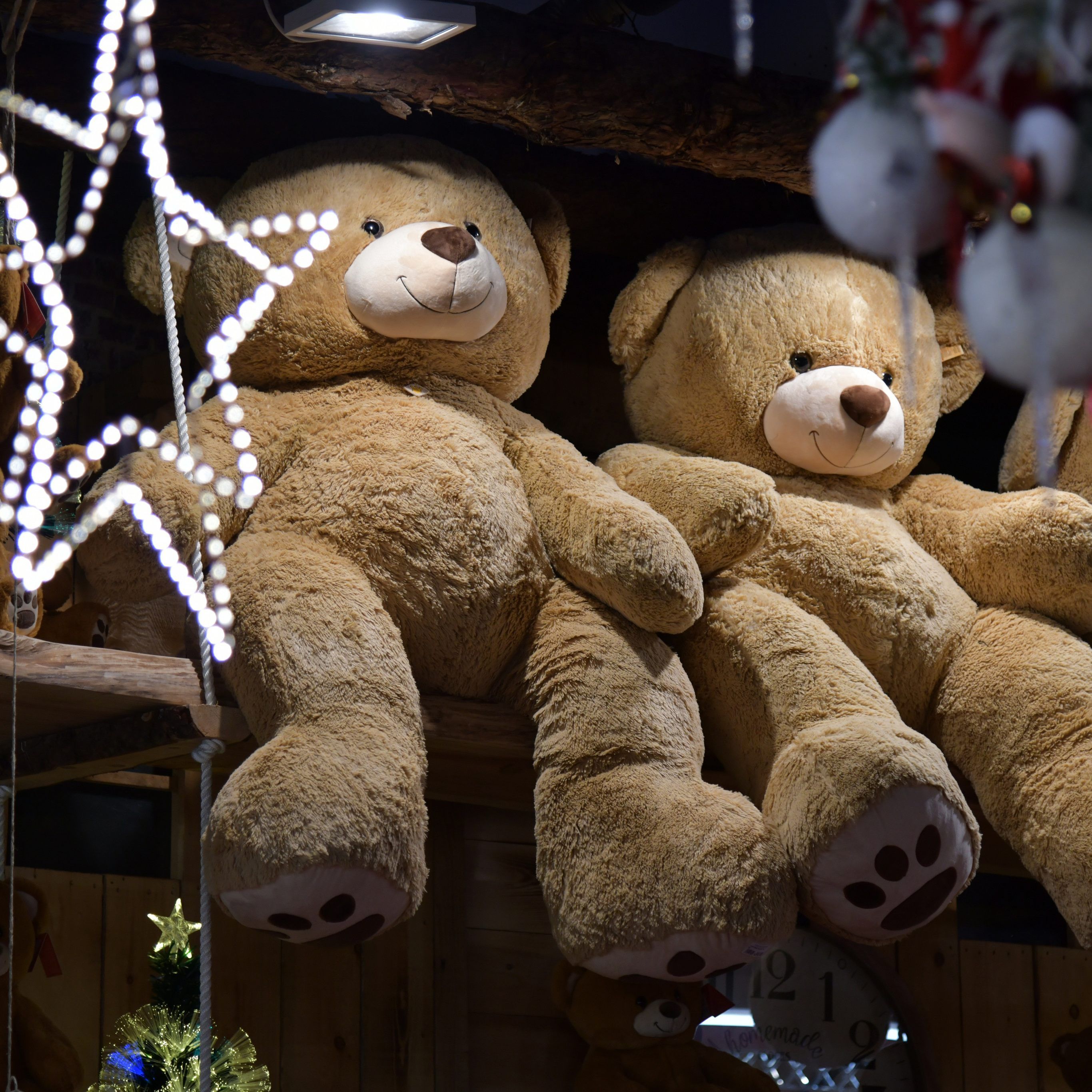 Der VKI-Plüschtiertest ergab: Die getesteten Kuscheltiere enthalten kaum Schadstoffe, haben aber vielfach Sicherheitsmängel